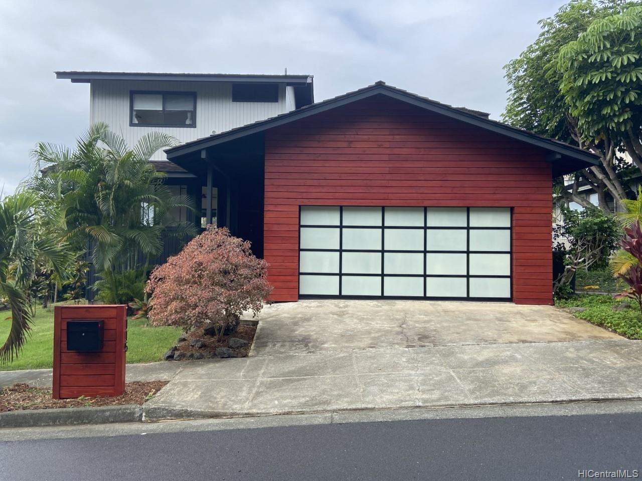 1115 Kamookoa Place Honolulu, HI 96825