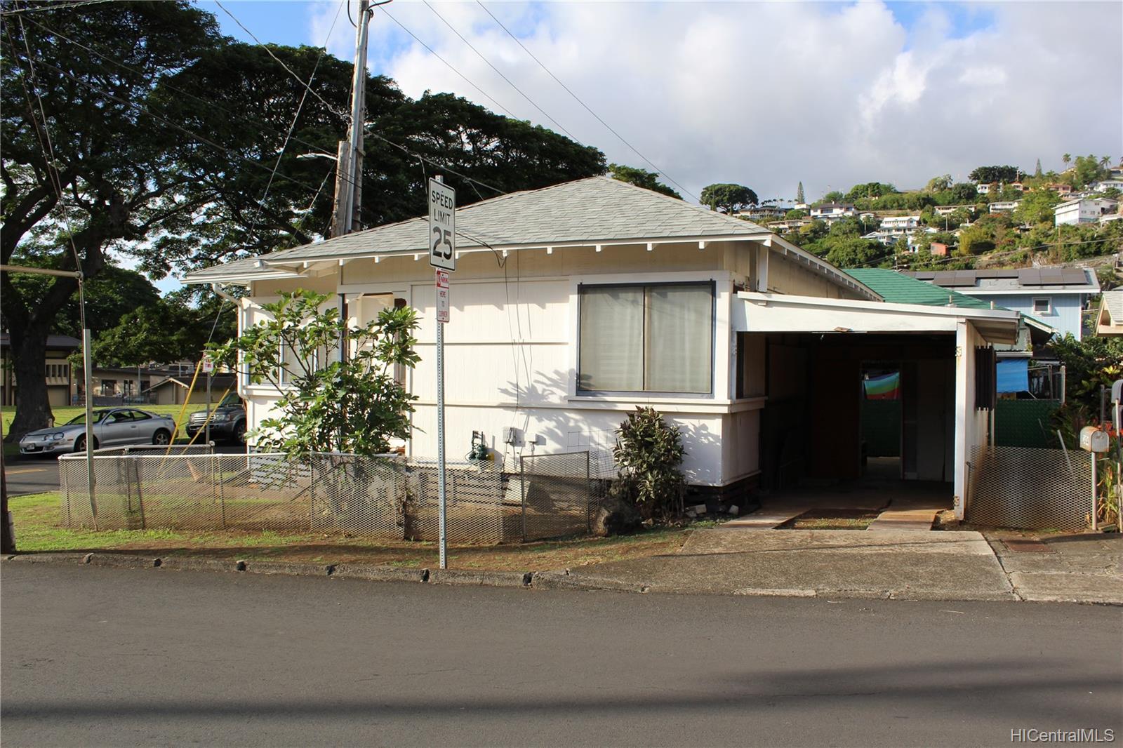 2404 Pauoa Road Honolulu, HI 96813