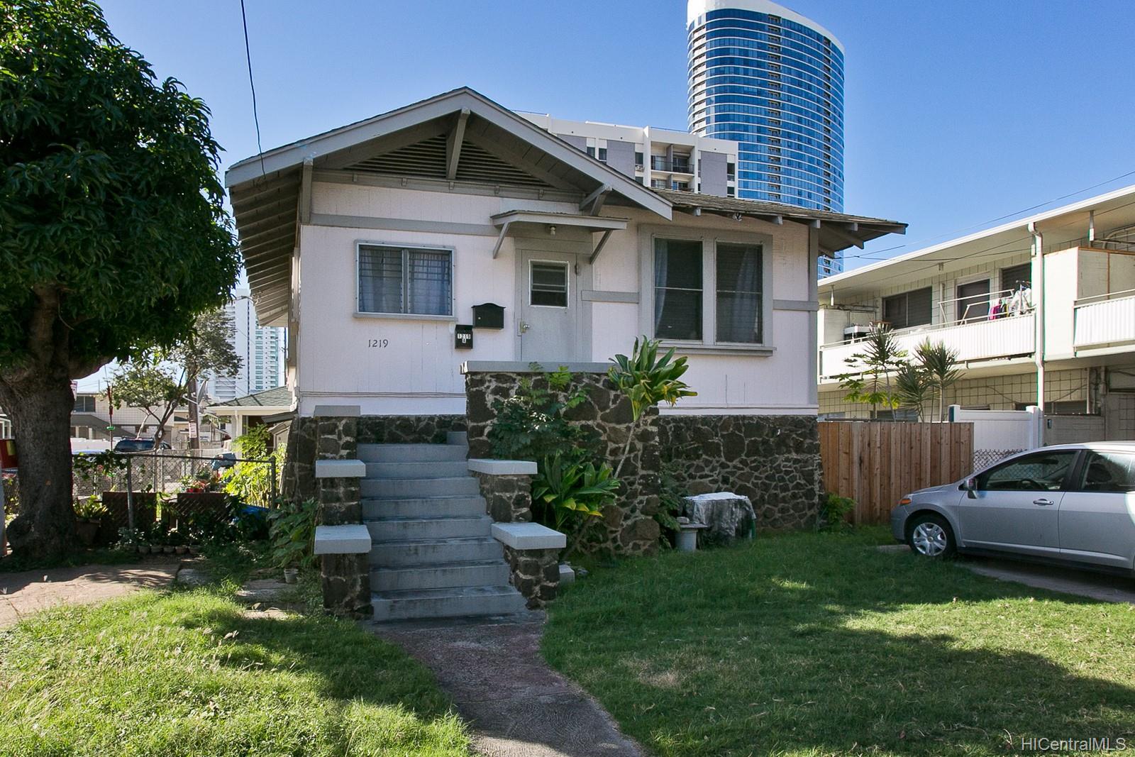 1219 Rycroft Street Honolulu, HI 96814