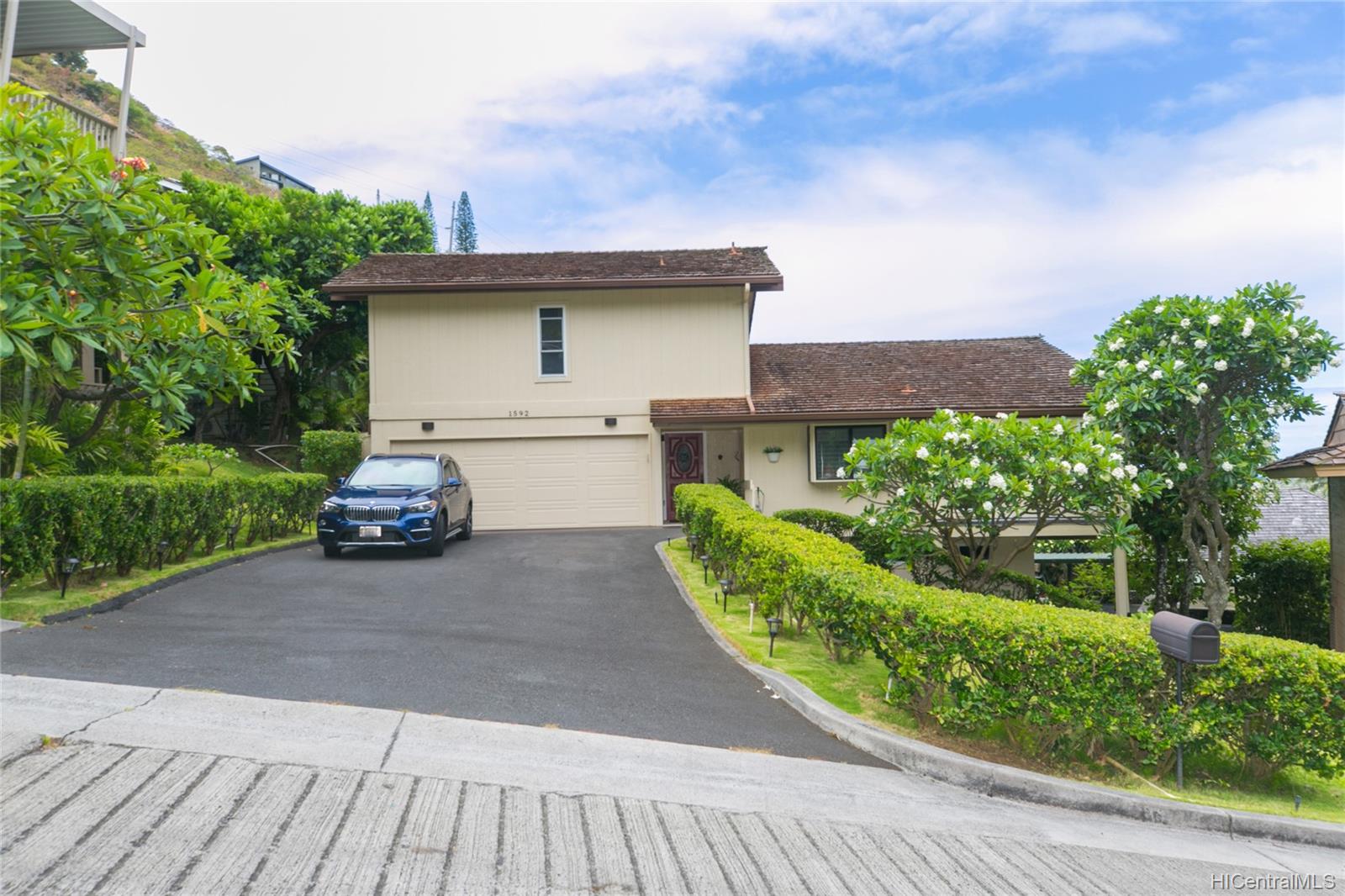 1592 Kalaniuka Circle #94, Honolulu, HI 96821