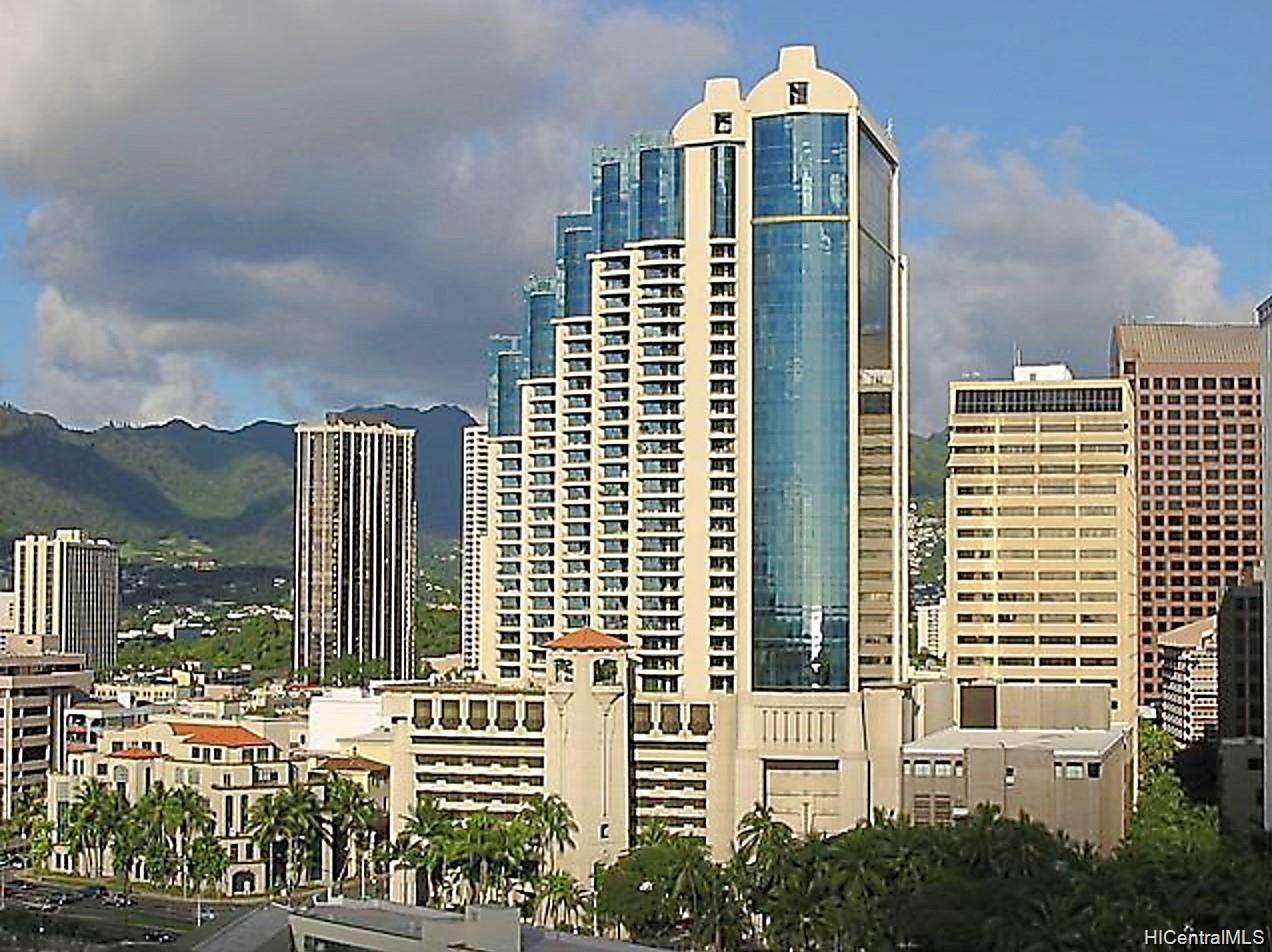 66 Queen Street #3404, Honolulu, HI 96813