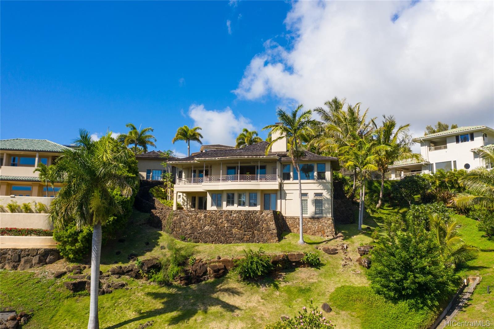 613 Moaniala Street Honolulu, HI 96821