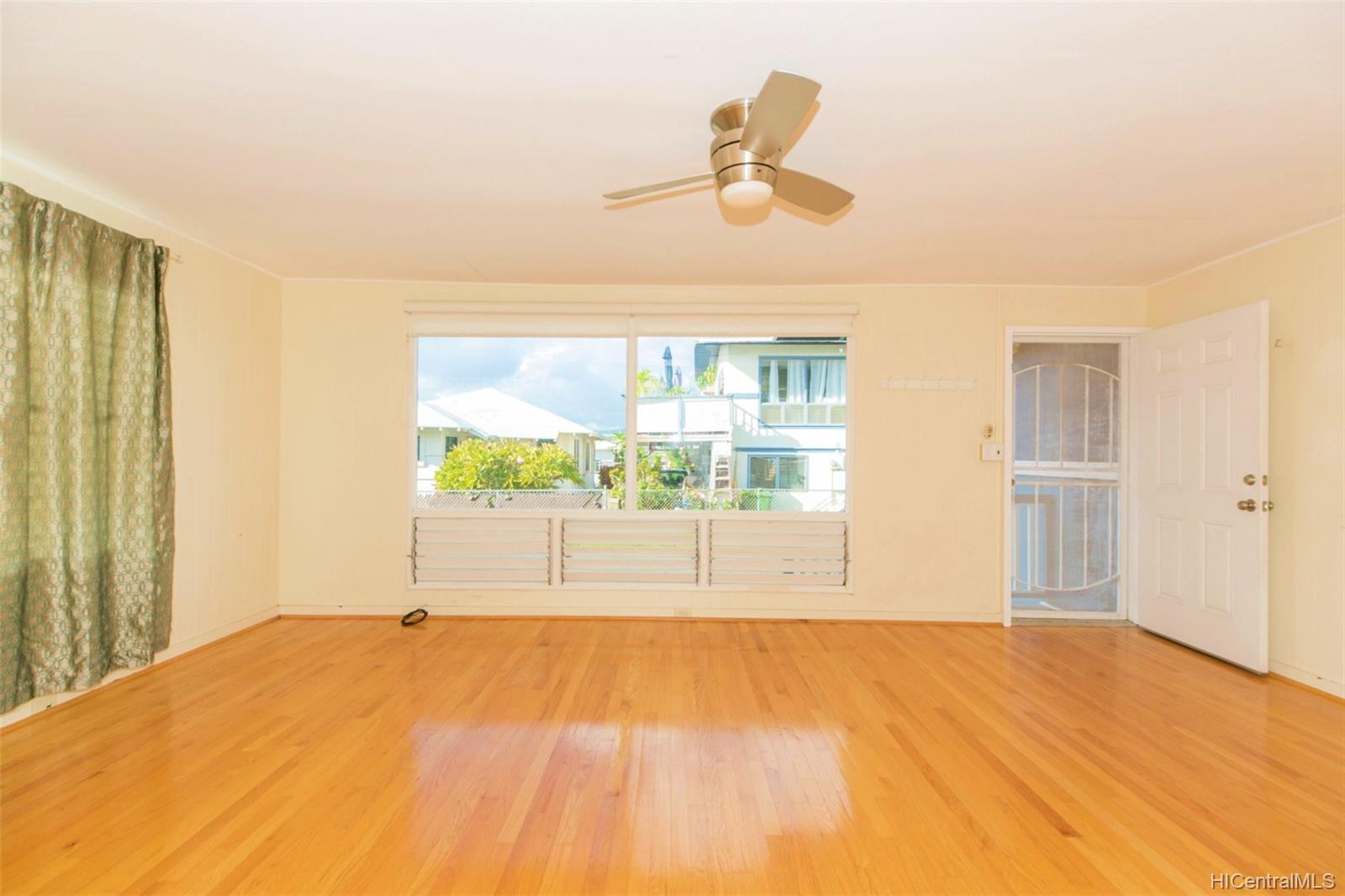 3039 Kaina Street Honolulu, HI 96815