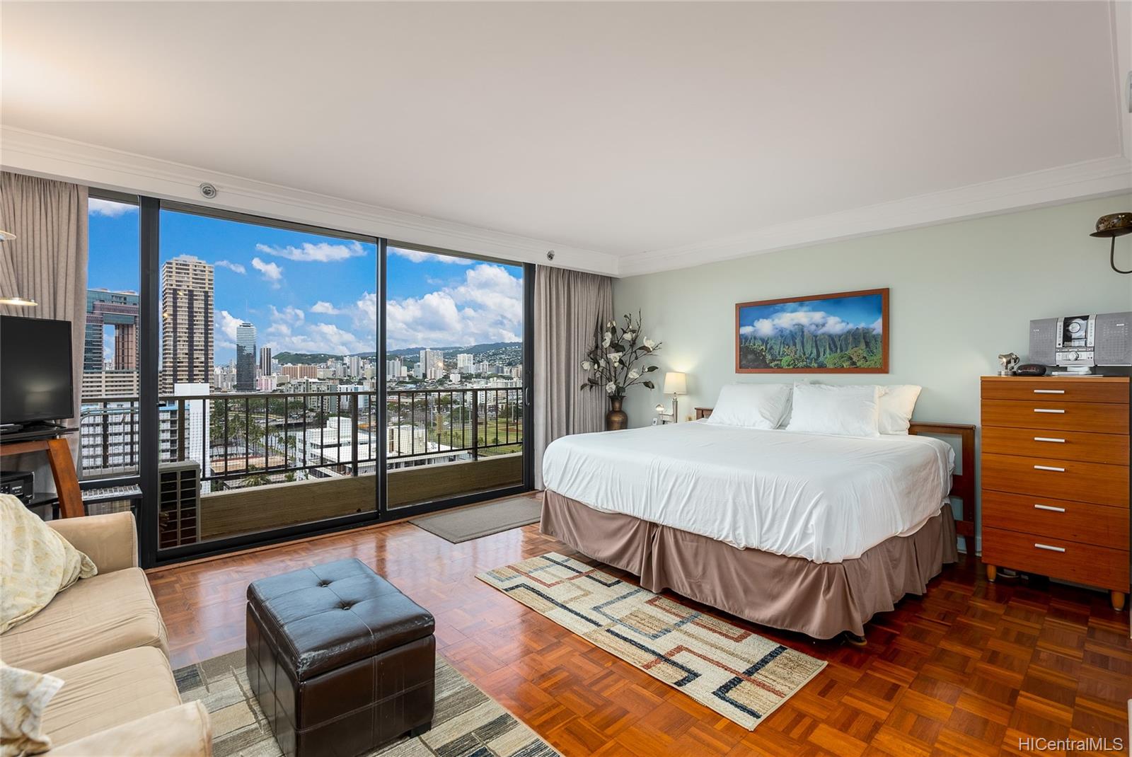 440 Olohana Street #1807, Honolulu, HI 96815