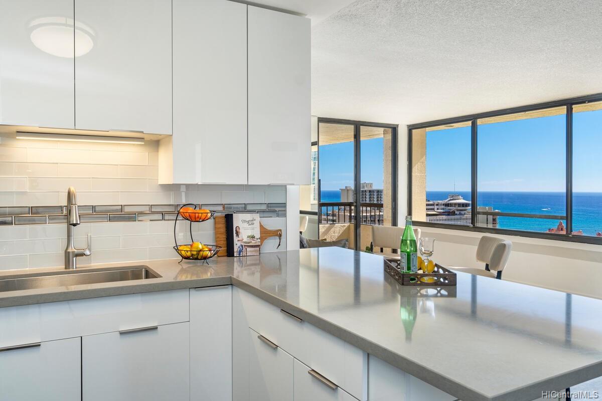 430 Lewers Street #3004, Honolulu, HI 96815