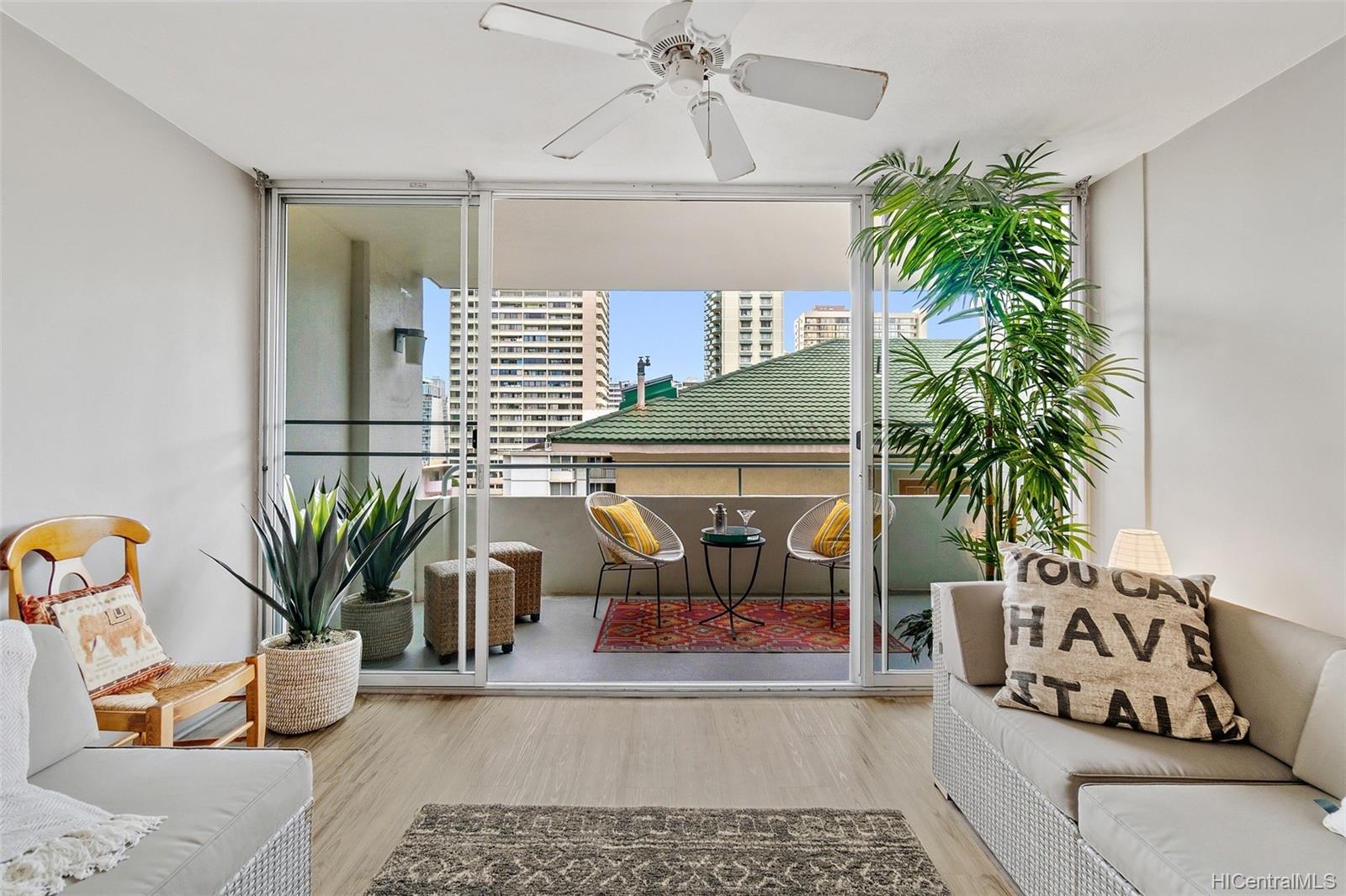 430 Kaiolu Street #809, Honolulu, HI 96815