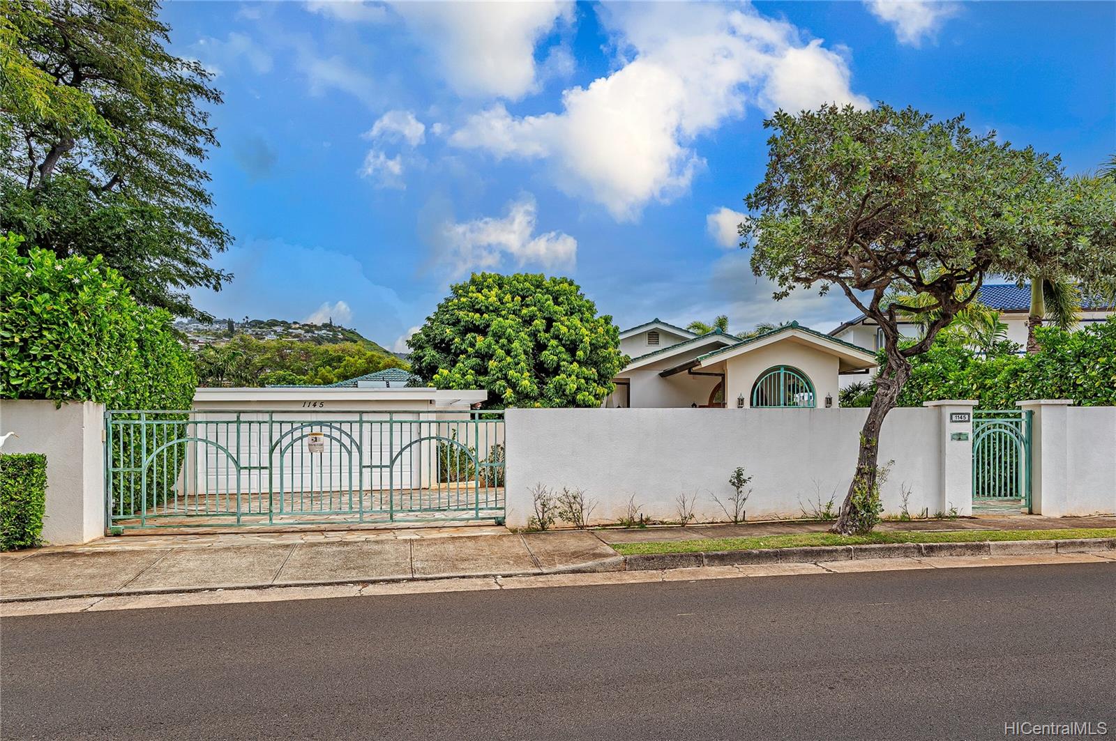 1145 Makaiwa Street Honolulu, HI 96816