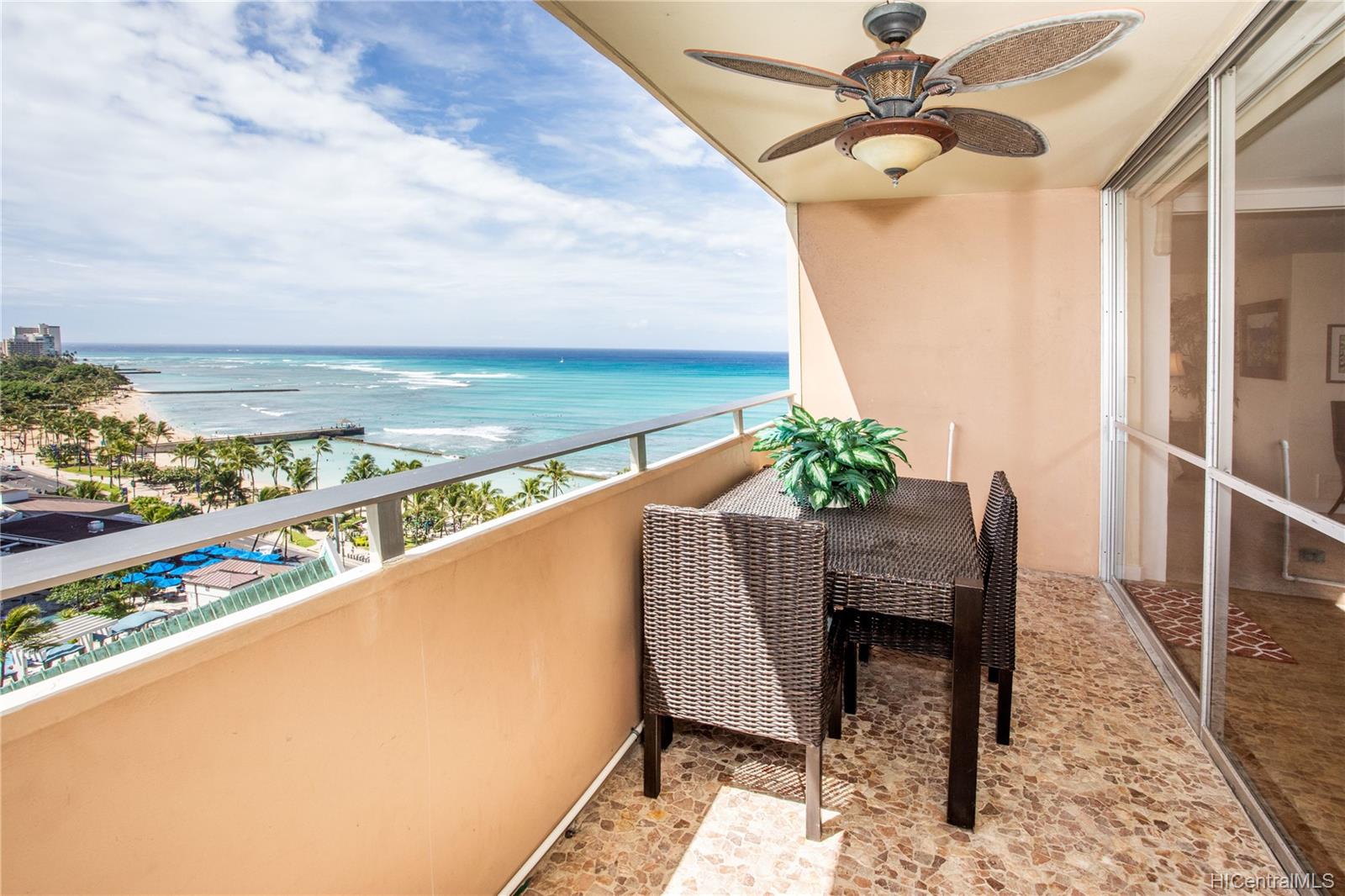 2500 Kalakaua Avenue #1504, Honolulu, HI 96815