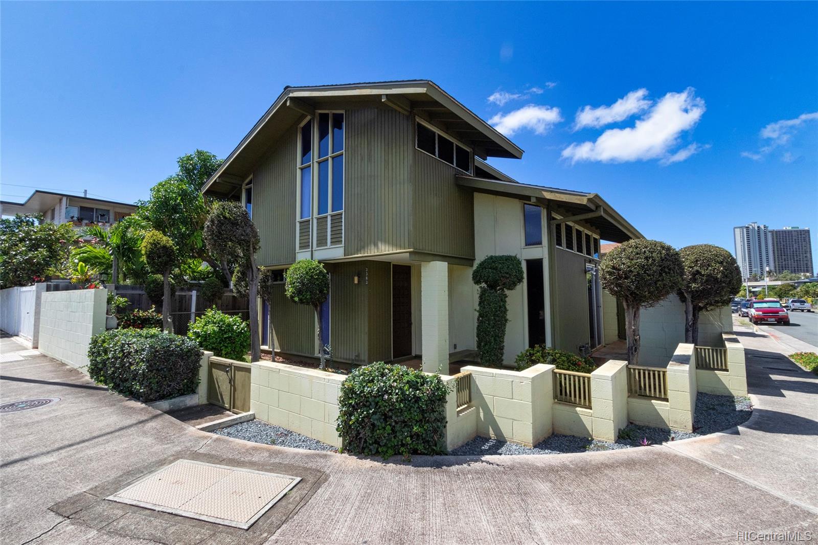 3383 Campbell Avenue Honolulu, HI 96815