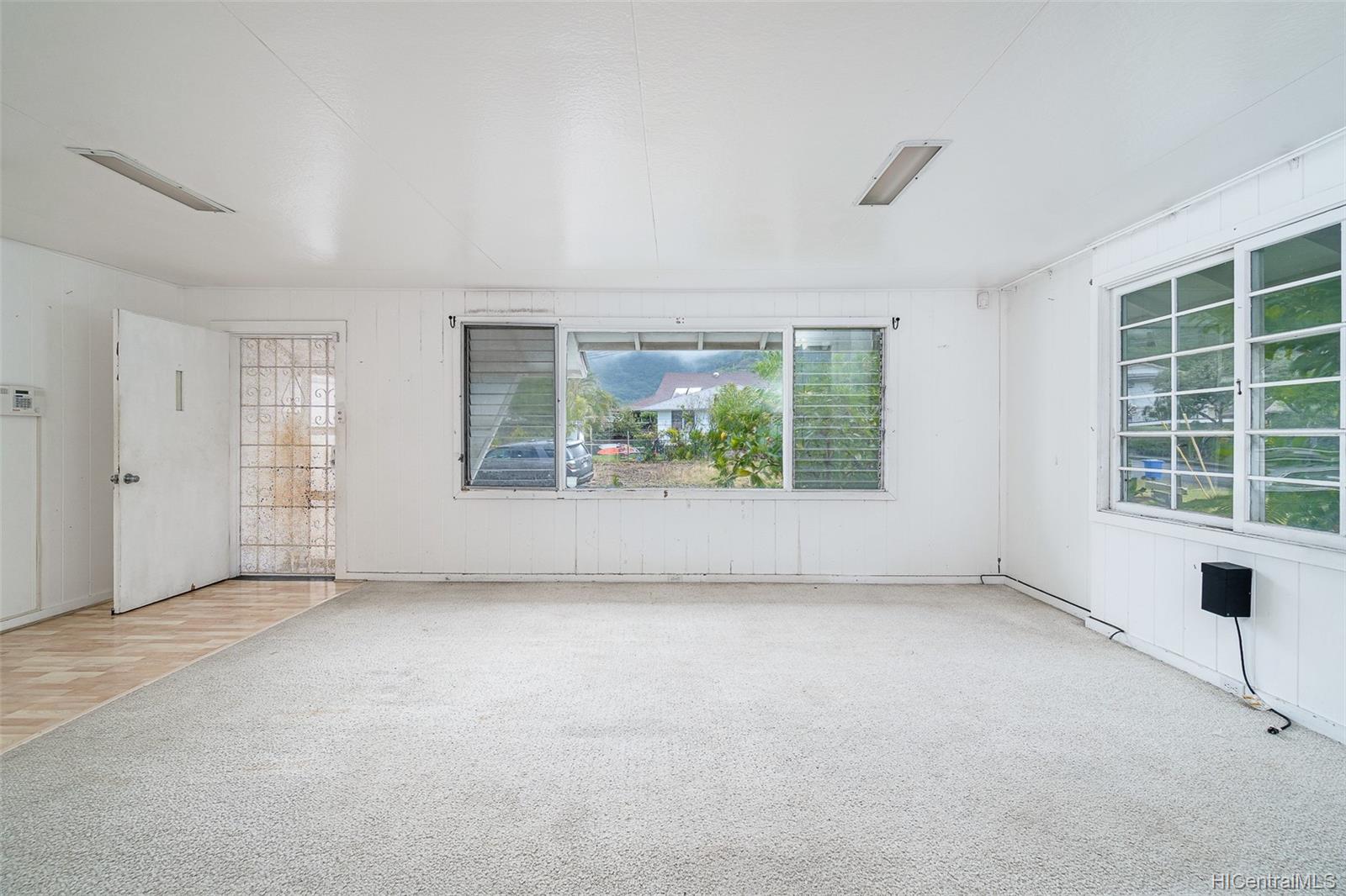 2717 Napuaa Place Honolulu, HI 96822