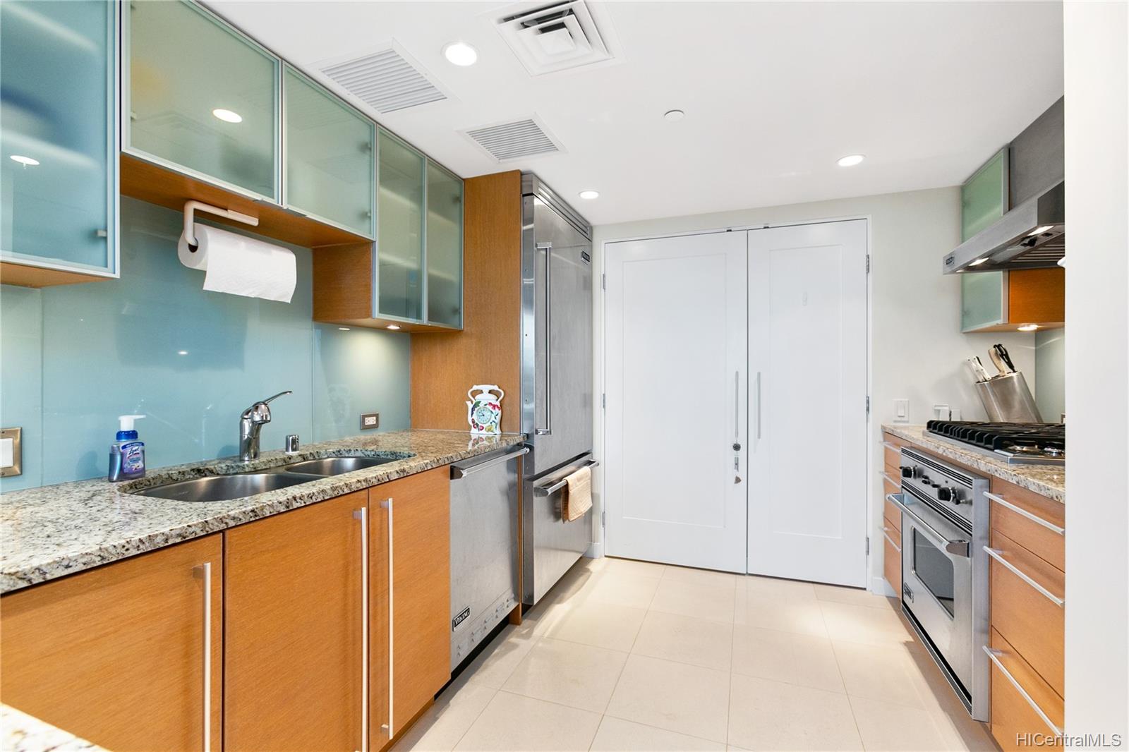 1177 Queen Street #804, Honolulu, HI 96814