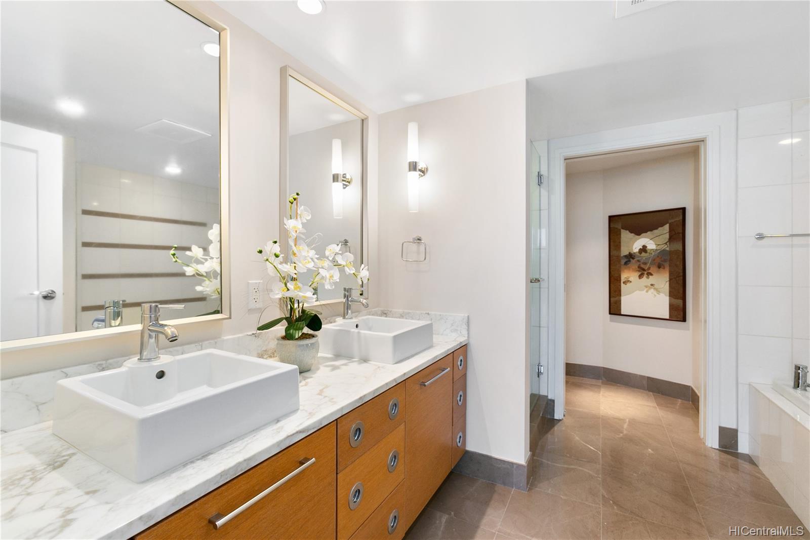 1177 Queen Street #804, Honolulu, HI 96814