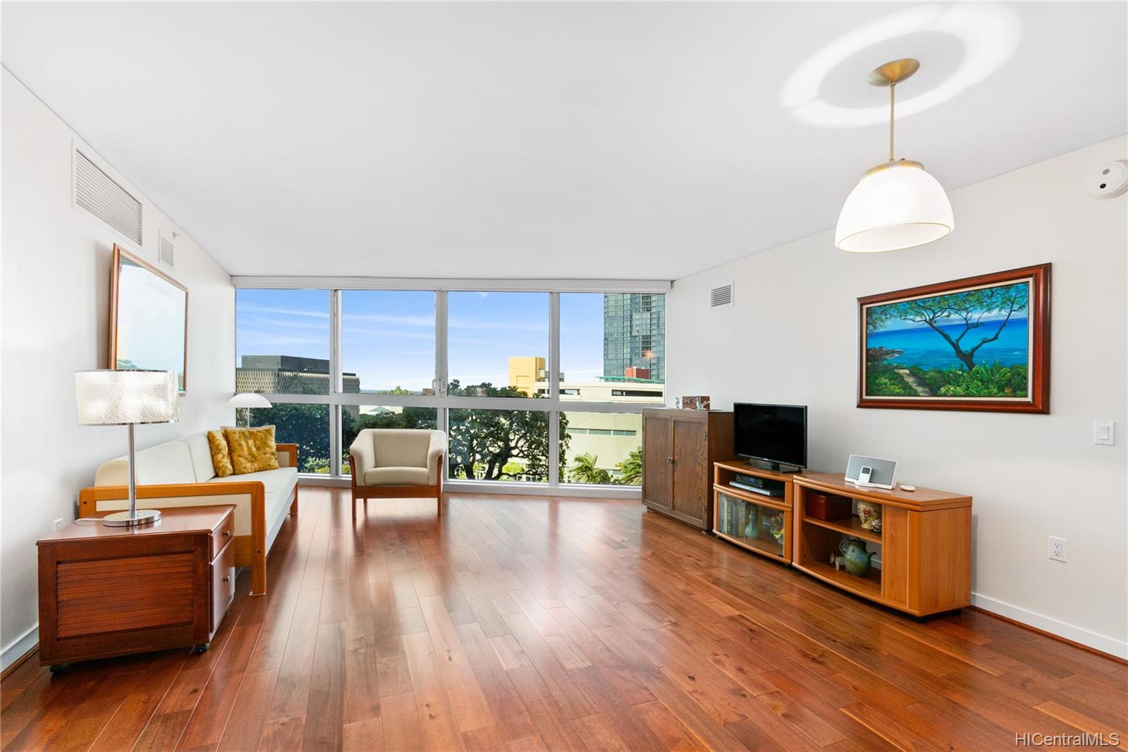 1177 Queen Street #804, Honolulu, HI 96814