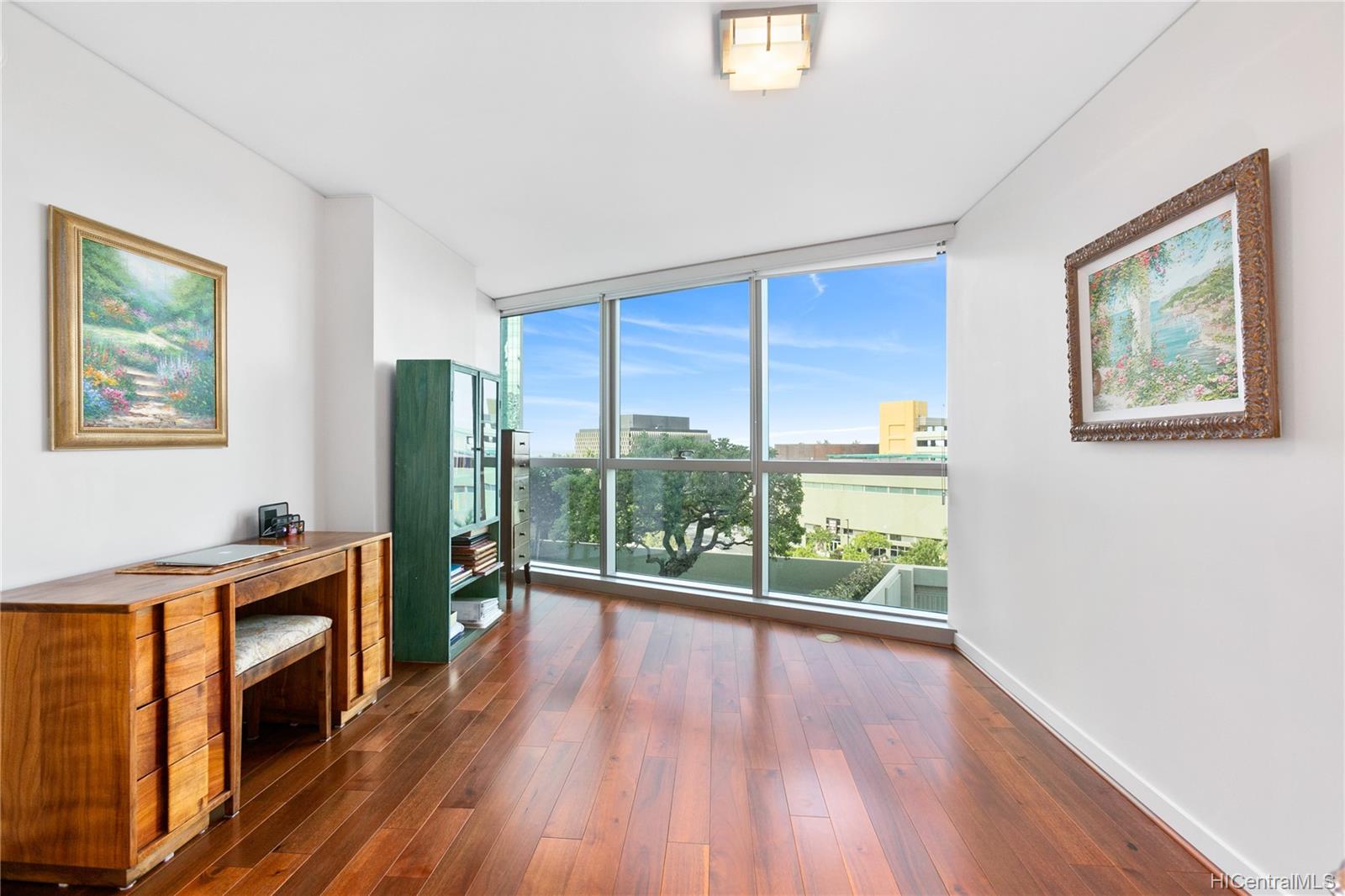 1177 Queen Street #804, Honolulu, HI 96814