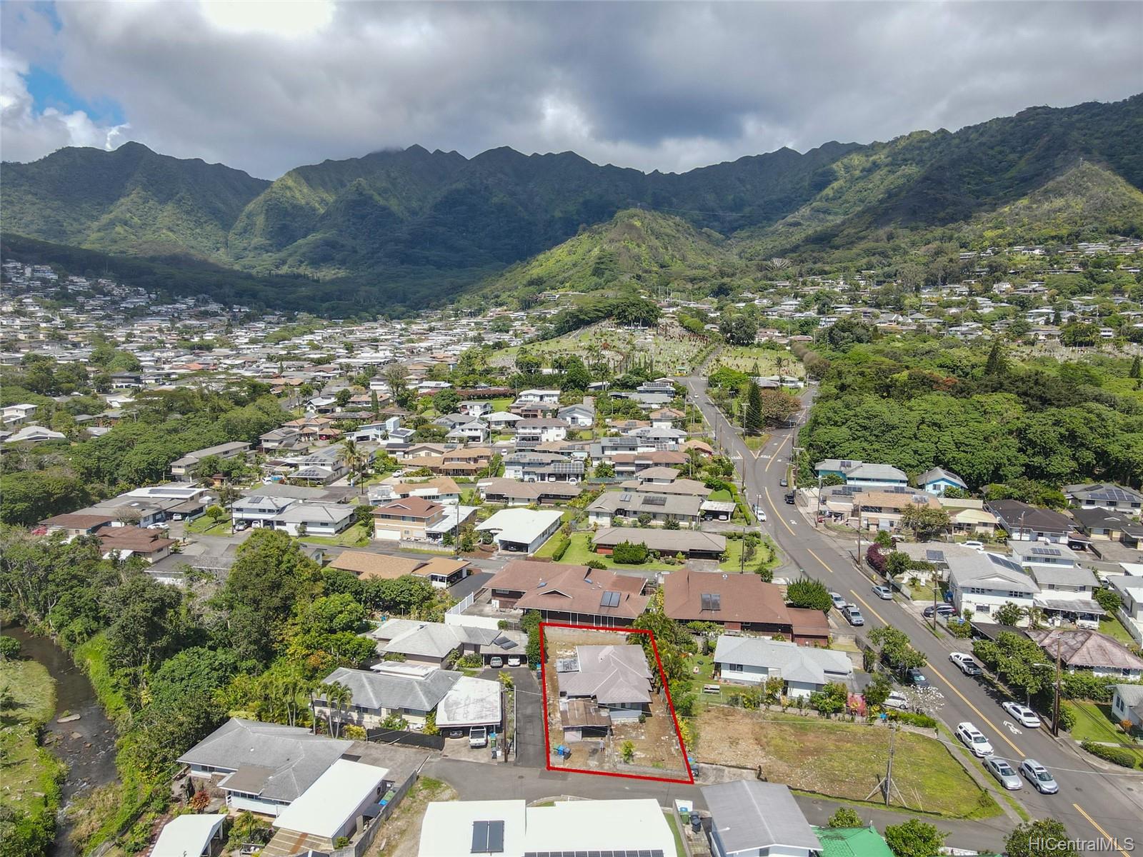 2710 Napuaa Place Honolulu, HI 96822