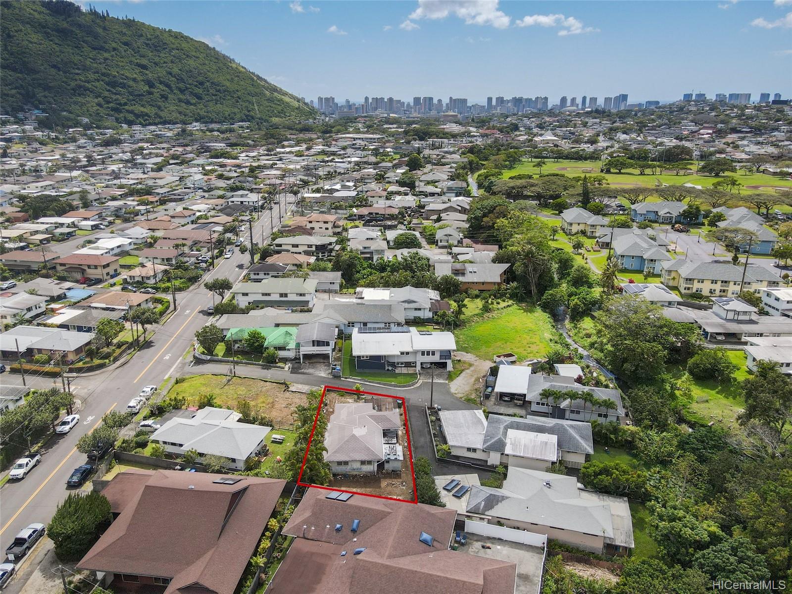 2710 Napuaa Place Honolulu, HI 96822