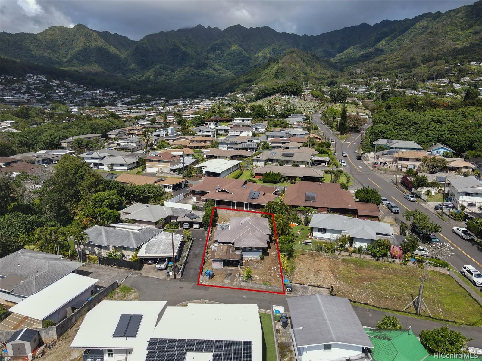 2710 Napuaa Place Honolulu, HI 96822