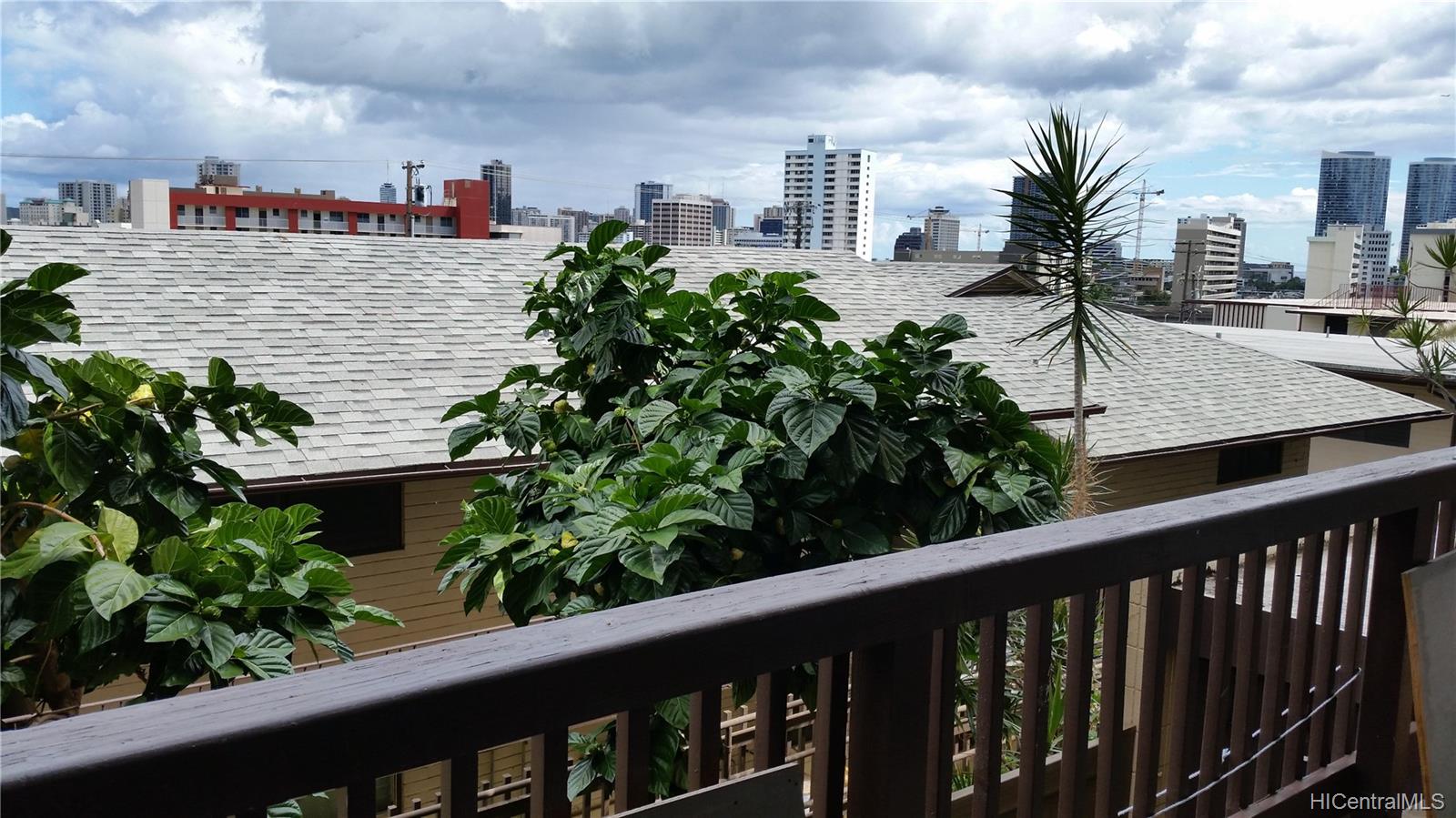 1524 Pensacola Street #104, Honolulu, HI 96822