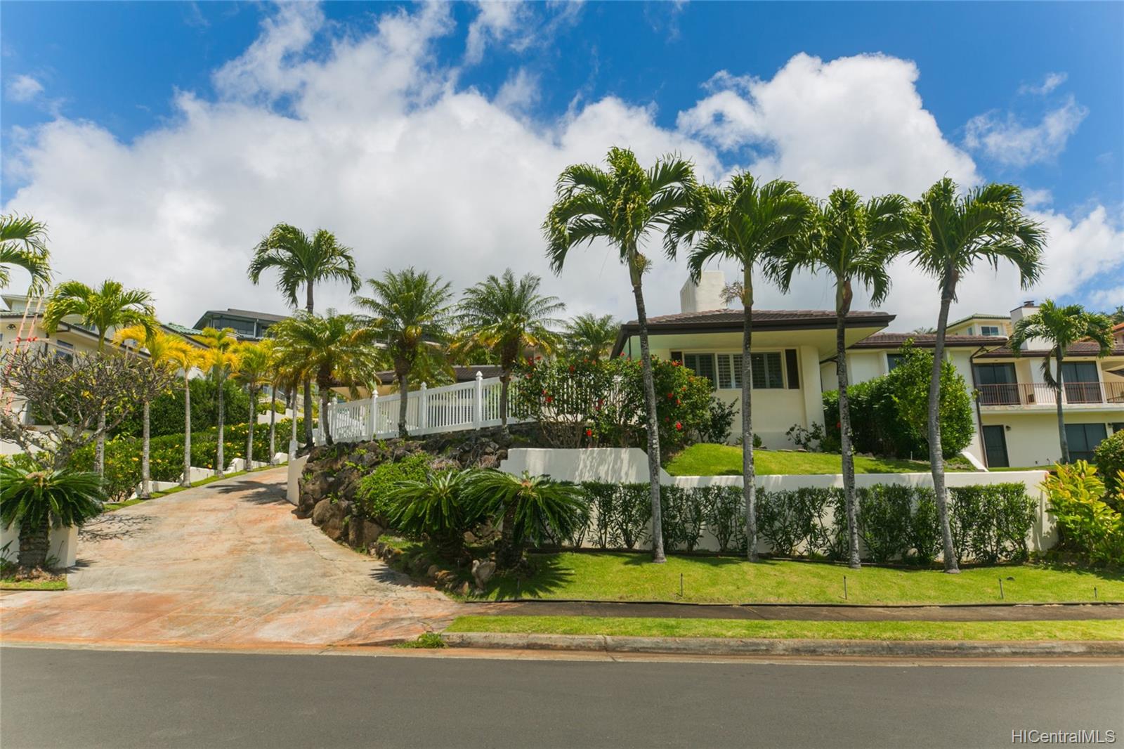 824 Ikena Circle Honolulu, HI 96821