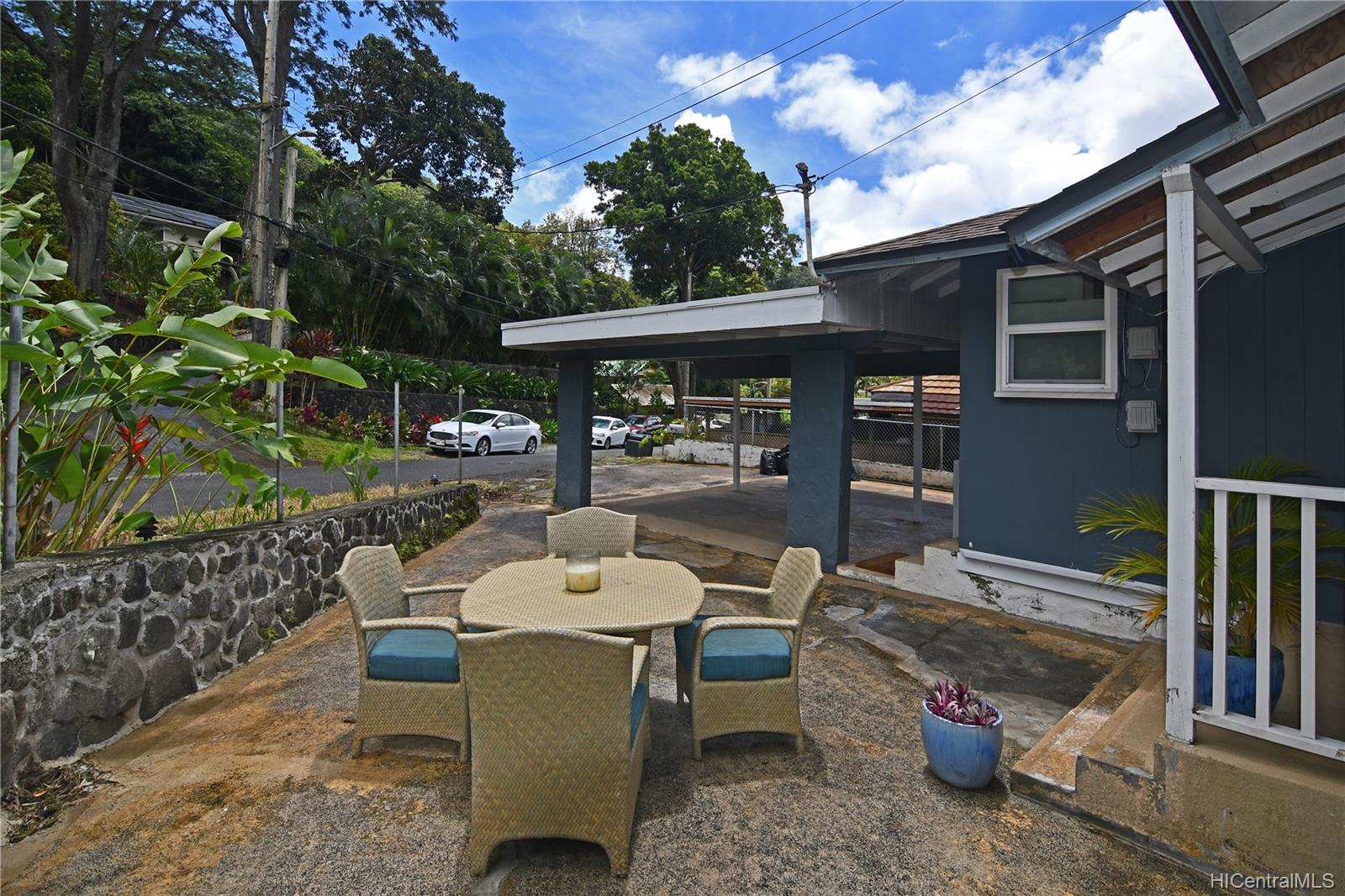 2666 Waiomao Road Honolulu, HI 96816