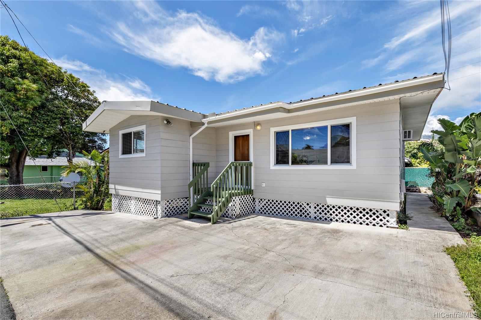 2120 Ladd Lane Honolulu, HI 96813