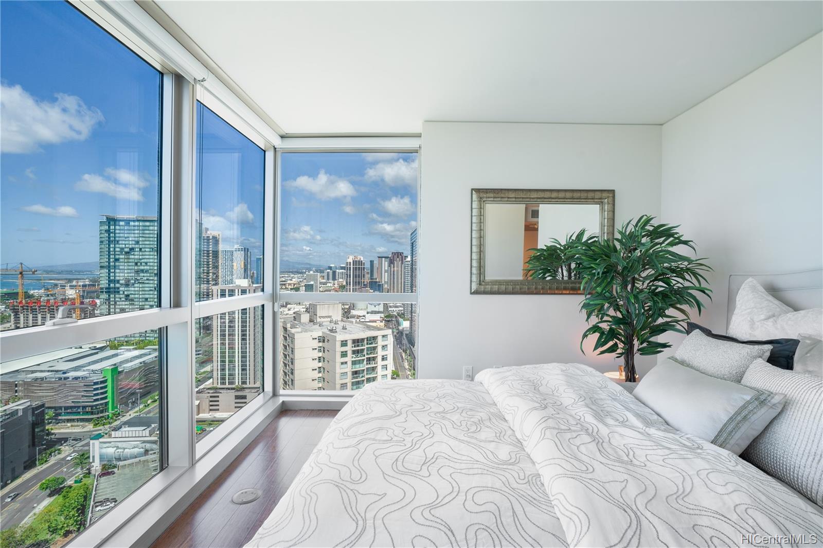 1177 Queen Street #3402, Honolulu, HI 96814