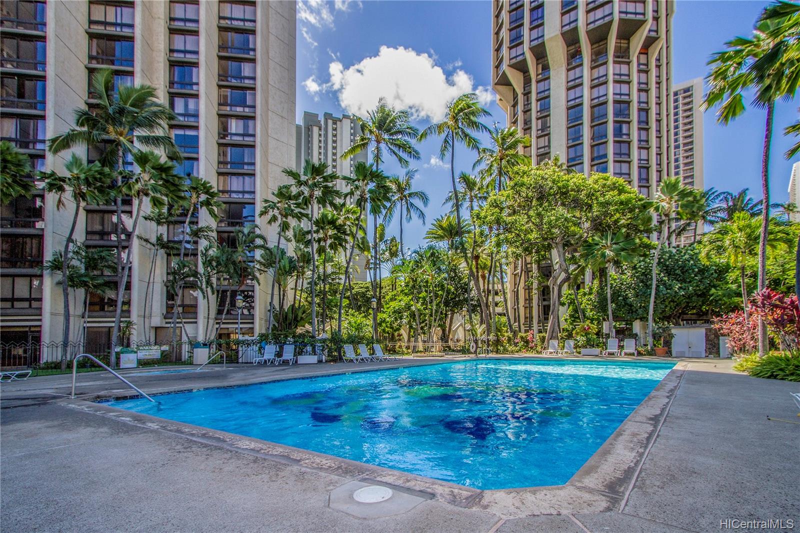 300 Wai Nani Way #I1807, Honolulu, HI 96815