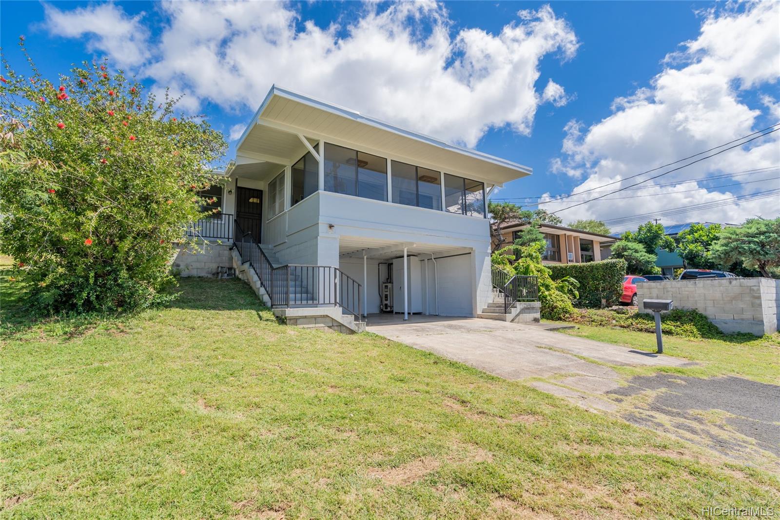 2238 Sea View Avenue Honolulu, HI 96822