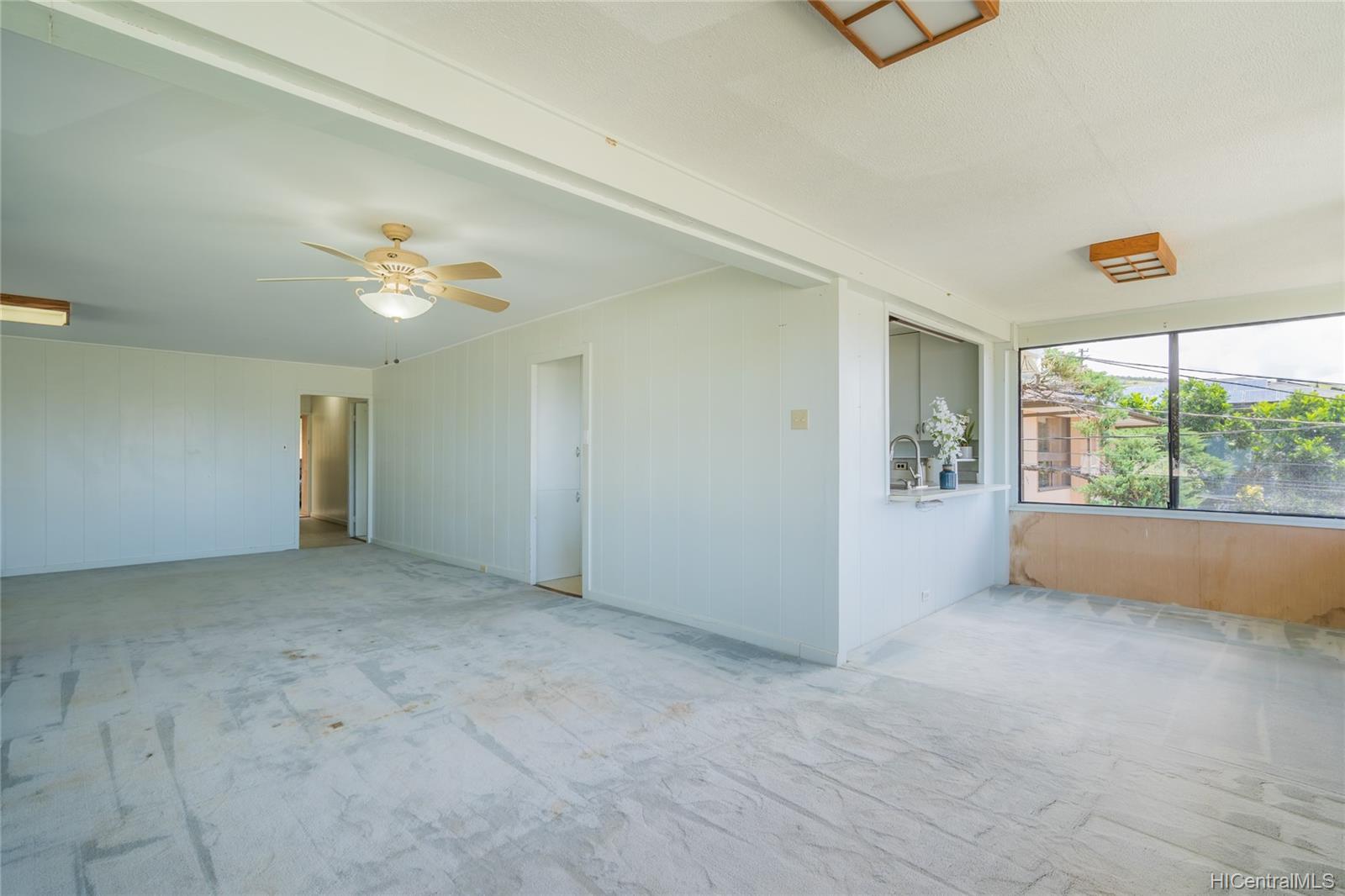 2238 Sea View Avenue Honolulu, HI 96822