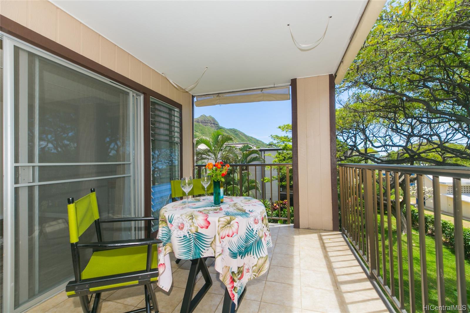 3741 Kanaina Avenue #302, Honolulu, HI 96815