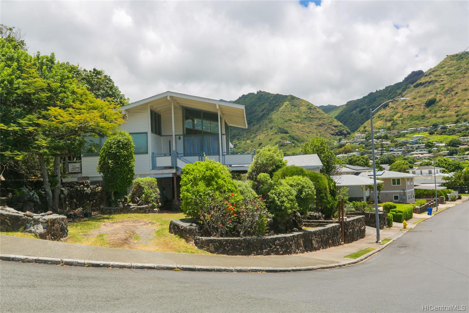 5222 Keakealani Street Honolulu, HI 96821