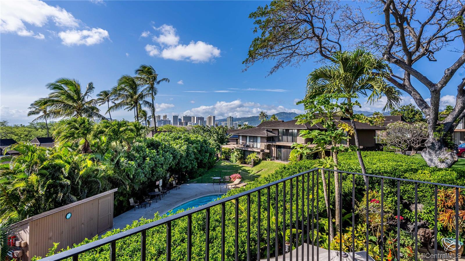 3038 La Pietra Circle #10, Honolulu, HI 96815