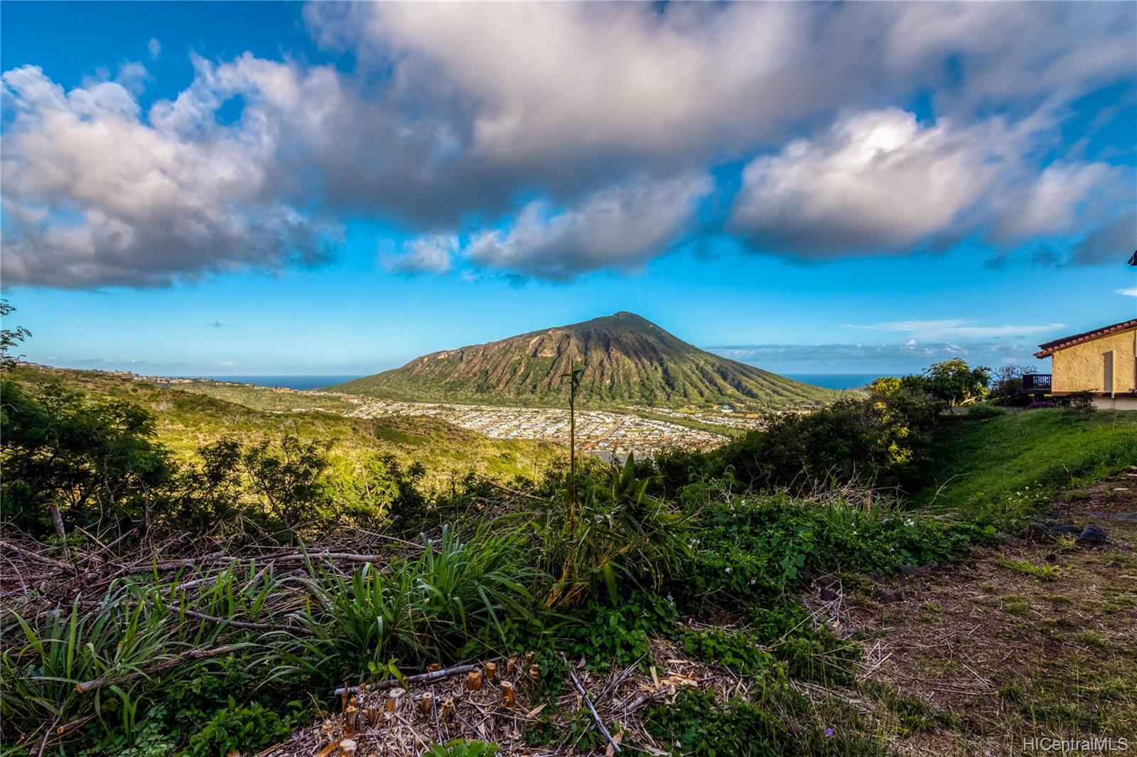 959 Kaluanui Road Honolulu, HI 96825