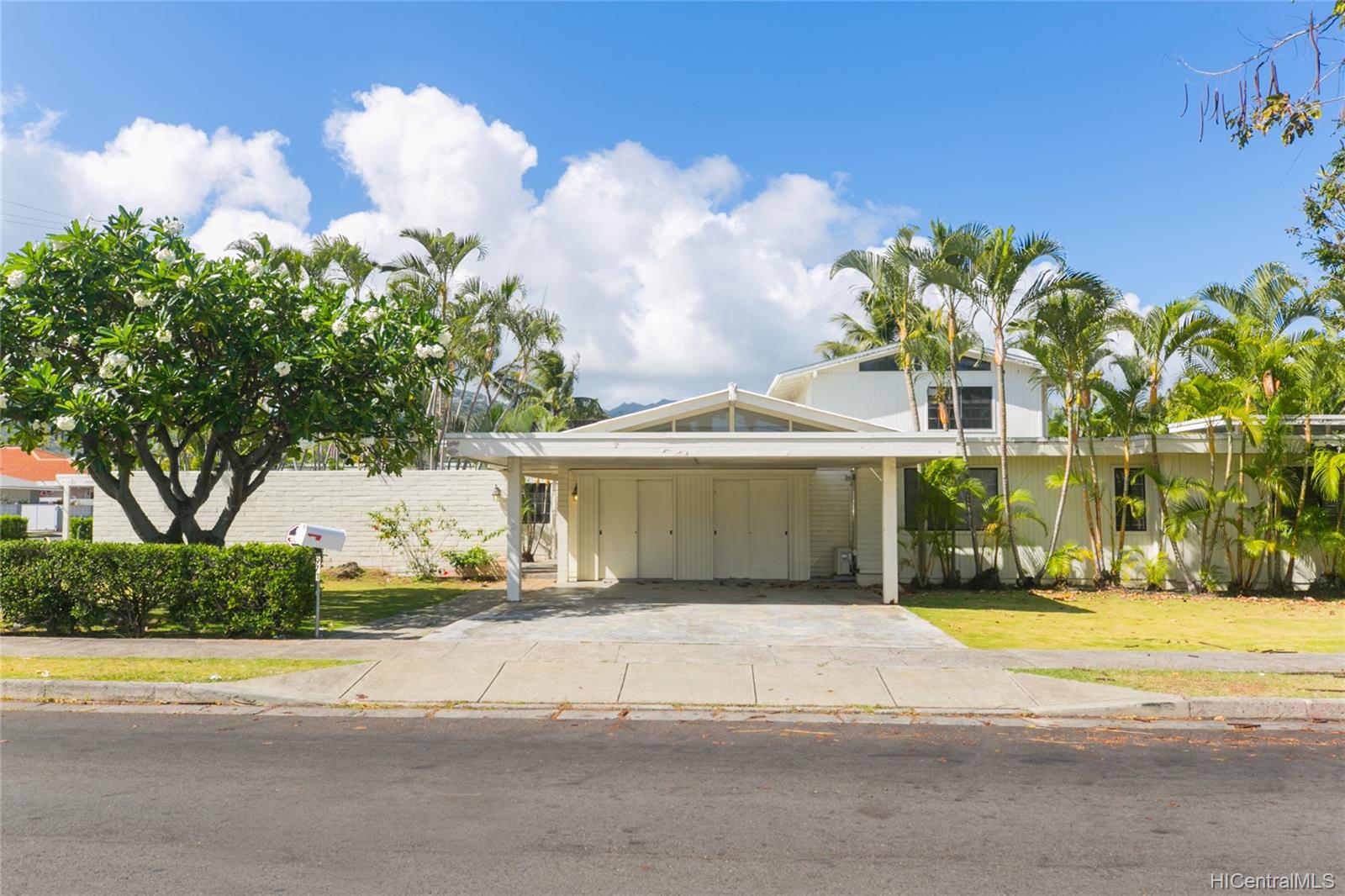 971 Pueo Street Honolulu, HI 96816