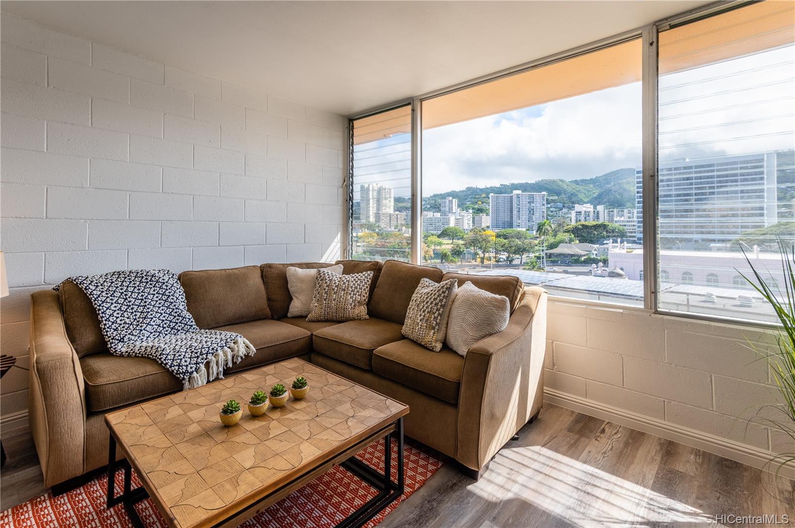 1403 Makiki Street #B705, Honolulu, HI 96814