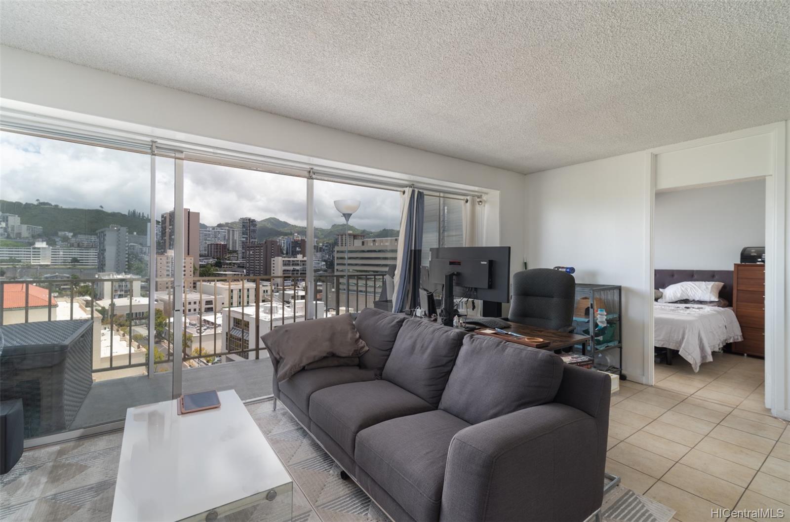 818 King Street #1402, Honolulu, HI 96813