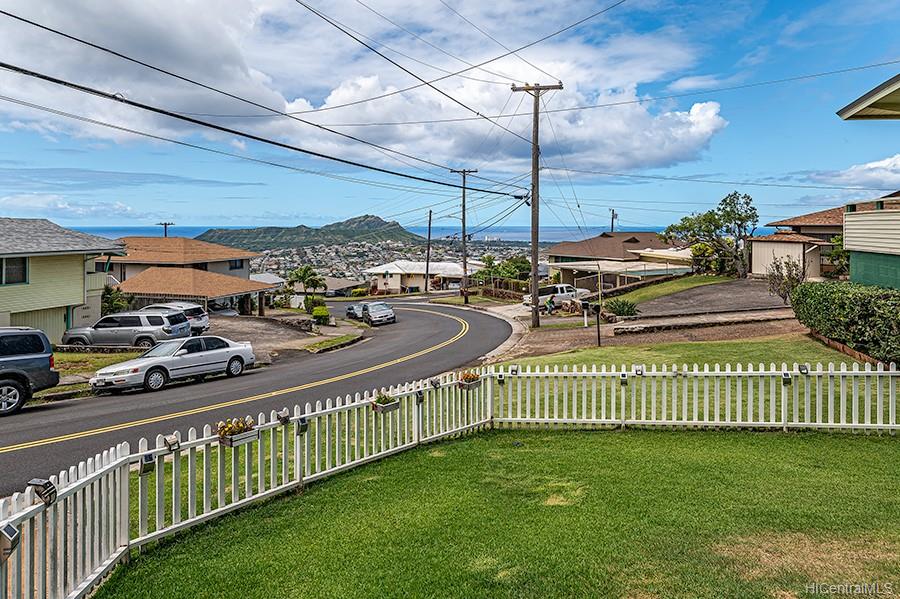 1858 Paula Drive Honolulu, HI 96816