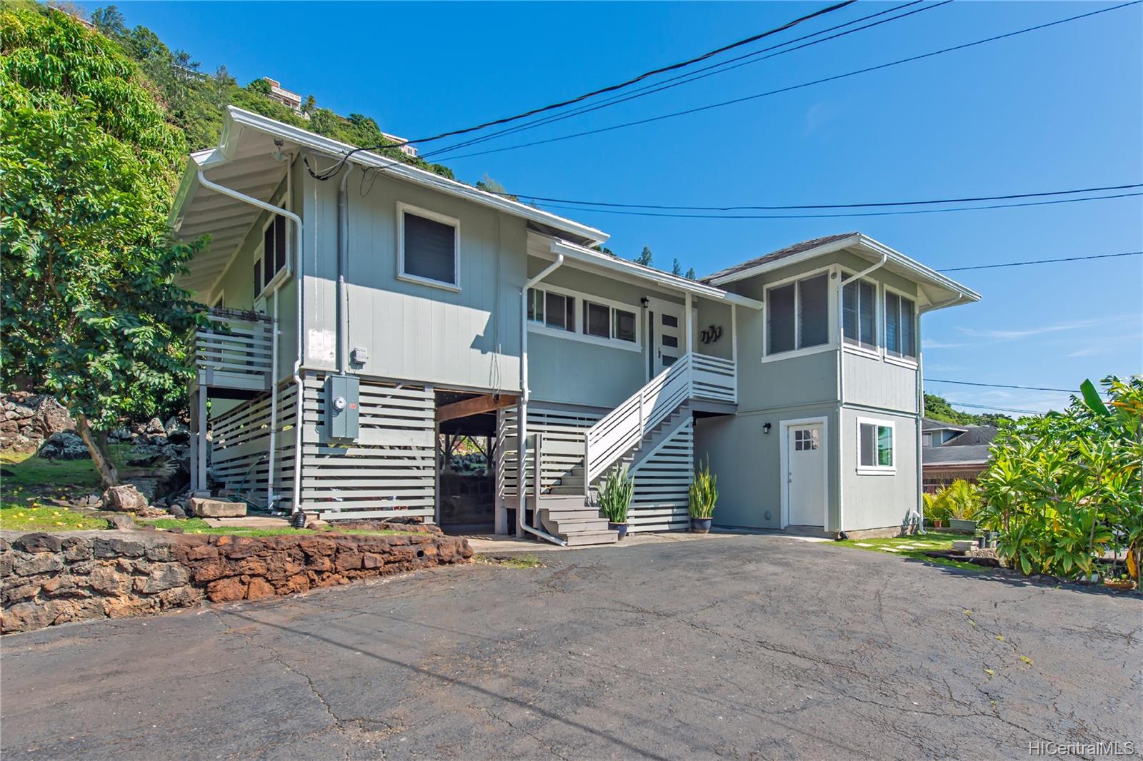 1819 10th Avenue #A, Honolulu, HI 96816