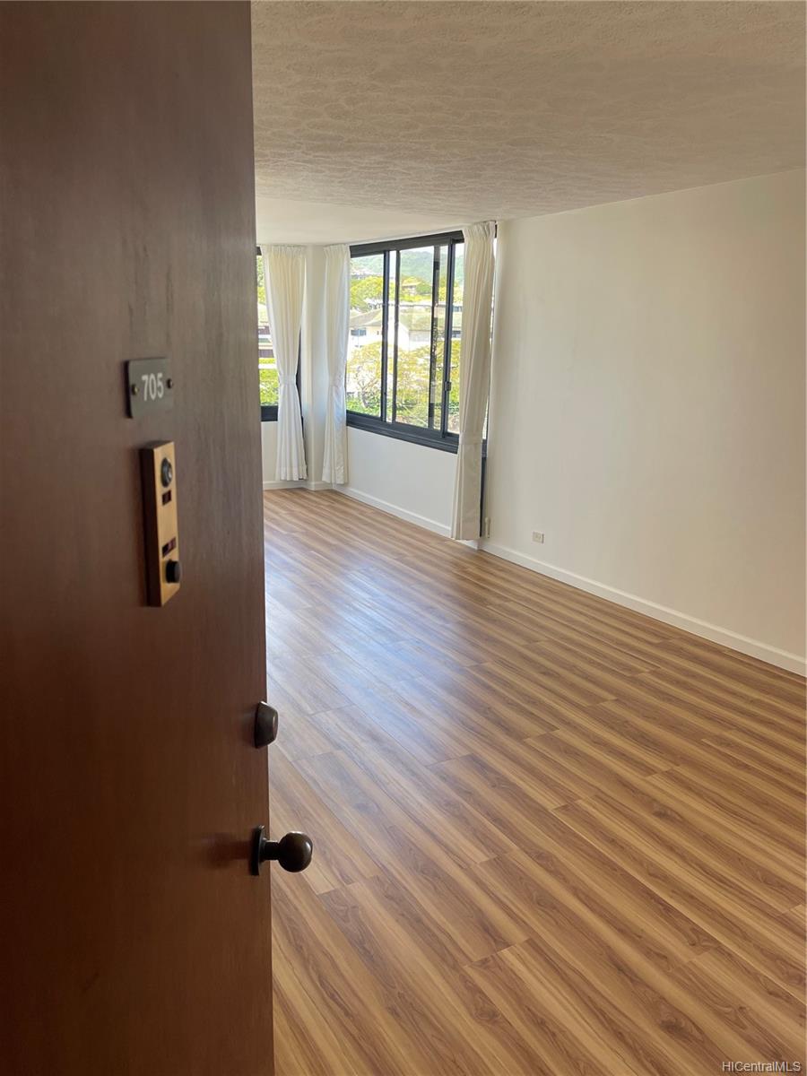 1505 Alexander Street #705, Honolulu, HI 96822