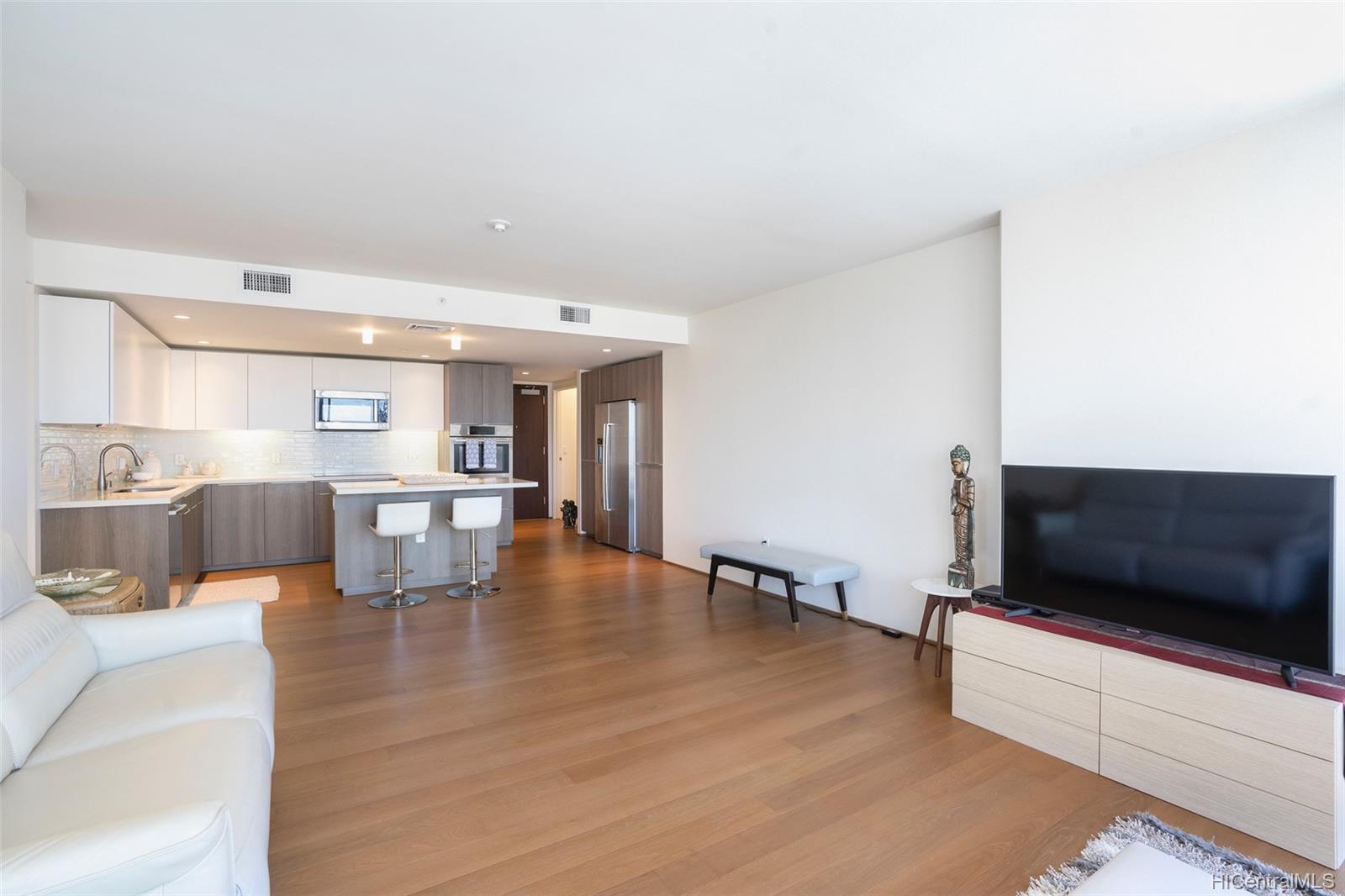 888 Kapiolani Boulevard #3010, Honolulu, HI 96813