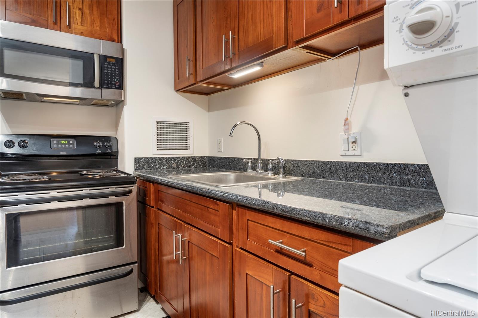 1402 Piikoi Street #302, Honolulu, HI 96822