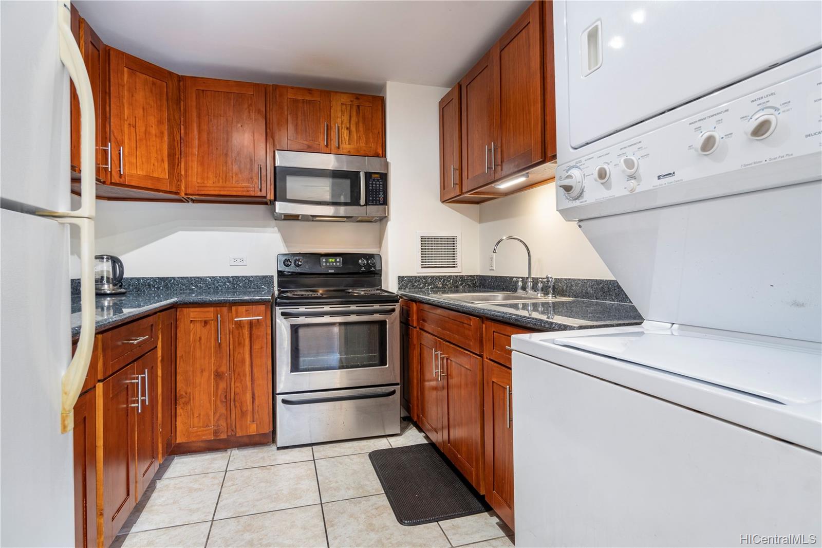 1402 Piikoi Street #302, Honolulu, HI 96822