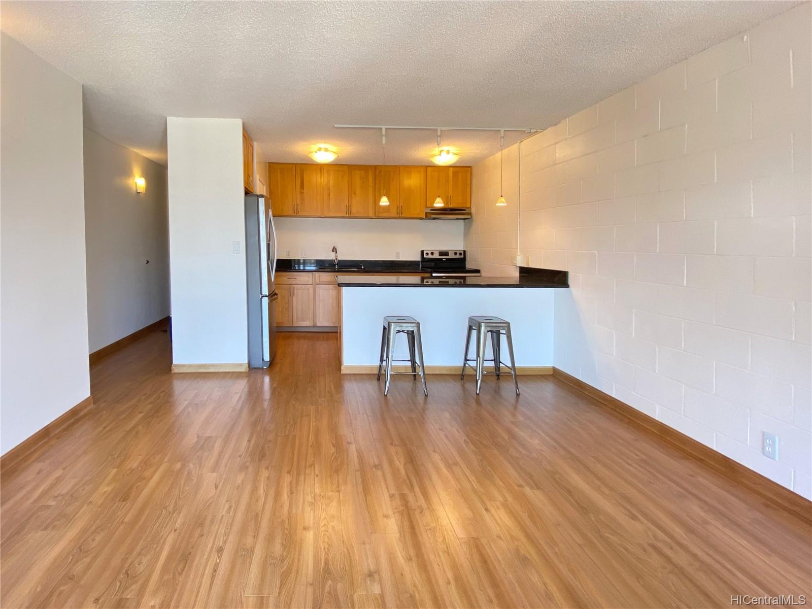 1687 Pensacola Street #1103, Honolulu, HI 96822