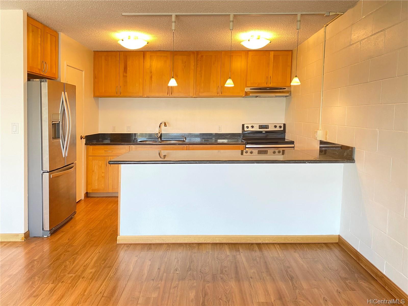 1687 Pensacola Street #1103, Honolulu, HI 96822