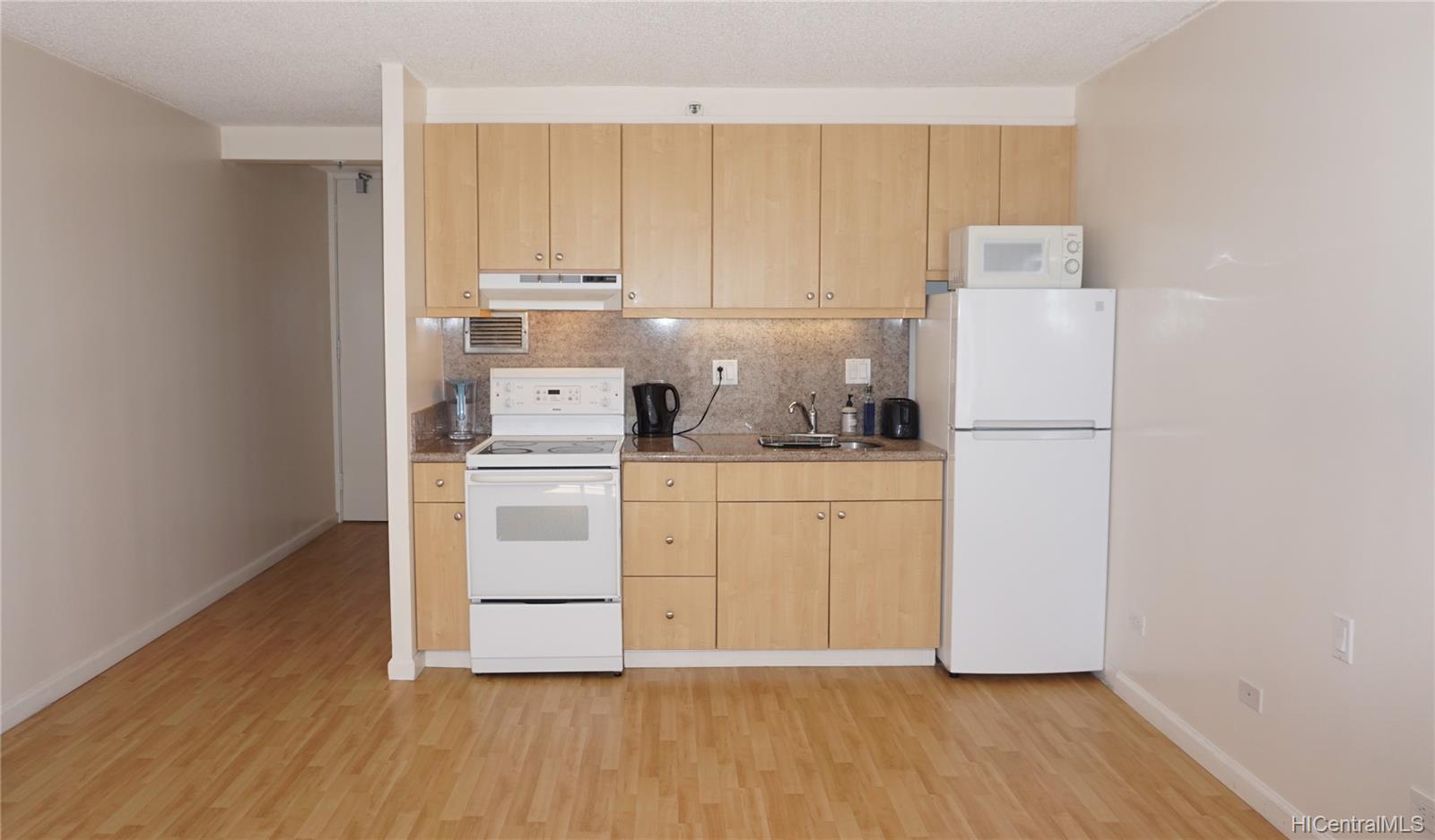 364 Seaside Avenue #1803, Honolulu, HI 96815