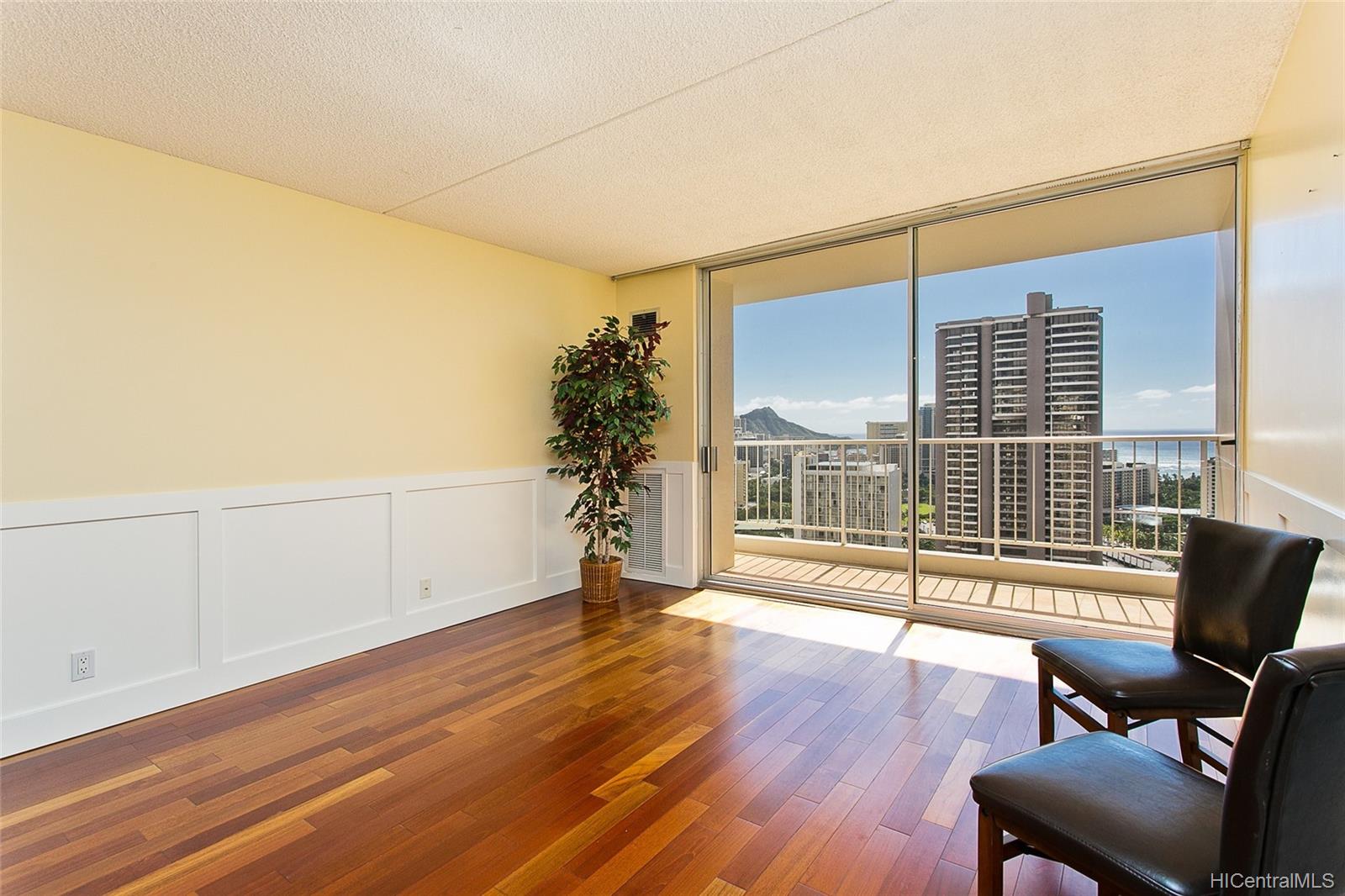 400 Hobron Lane #3009, Honolulu, HI 96815