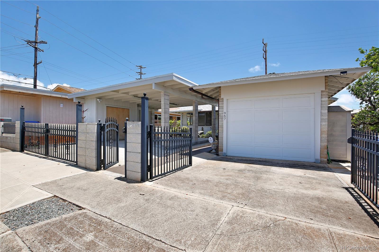 967 Luawai Street Honolulu, HI 96816