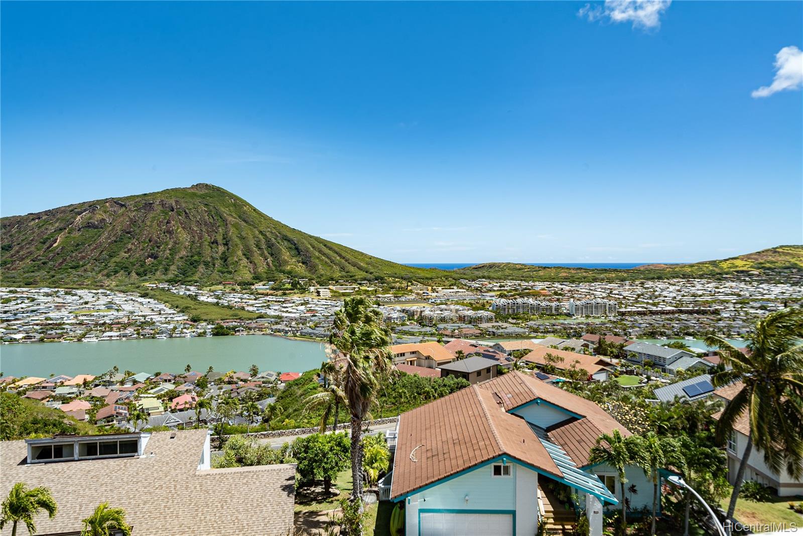 931 Kaipuhaa Place Honolulu, HI 96825