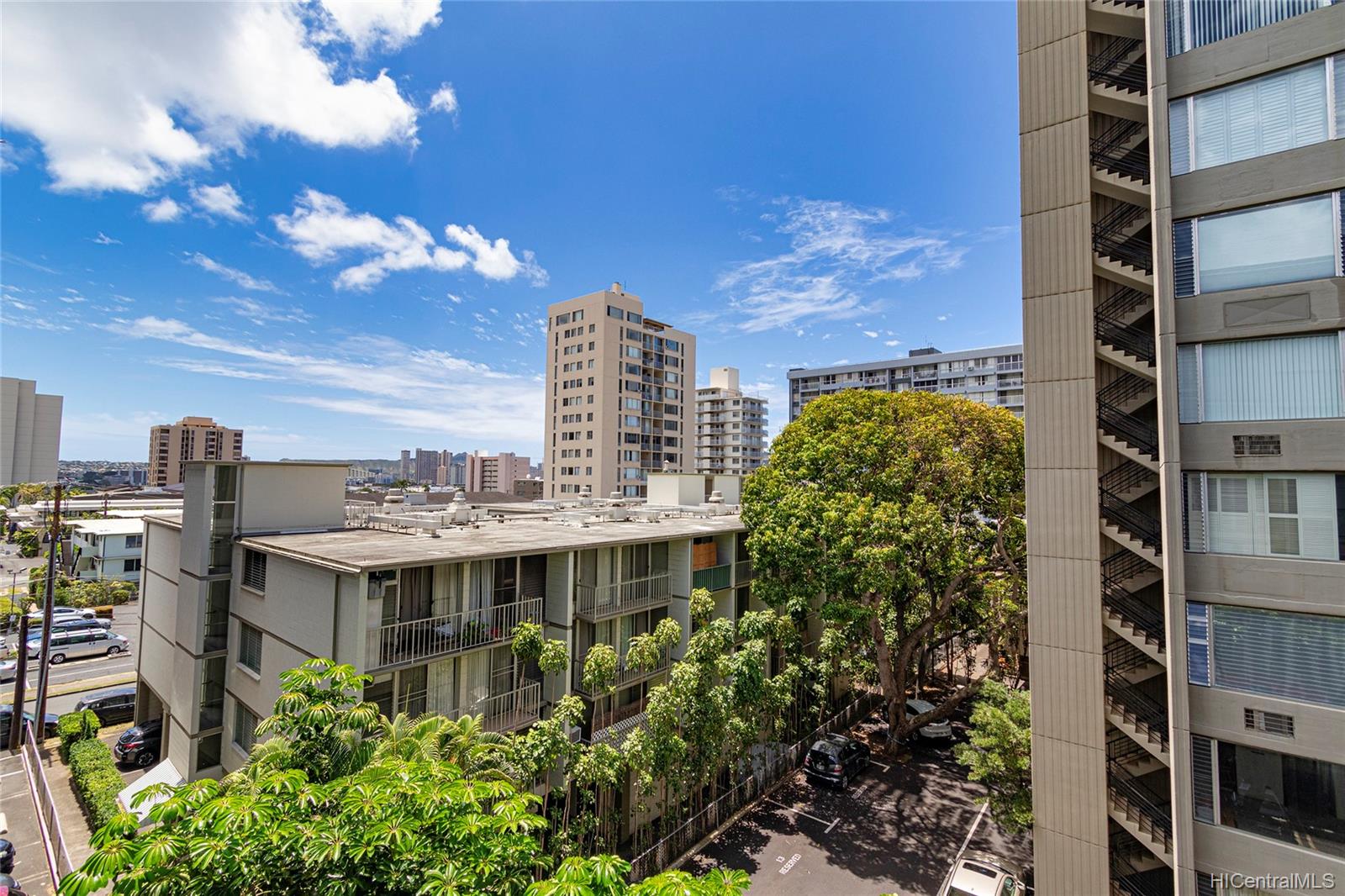 1615 Wilder Avenue #505, Honolulu, HI 96822