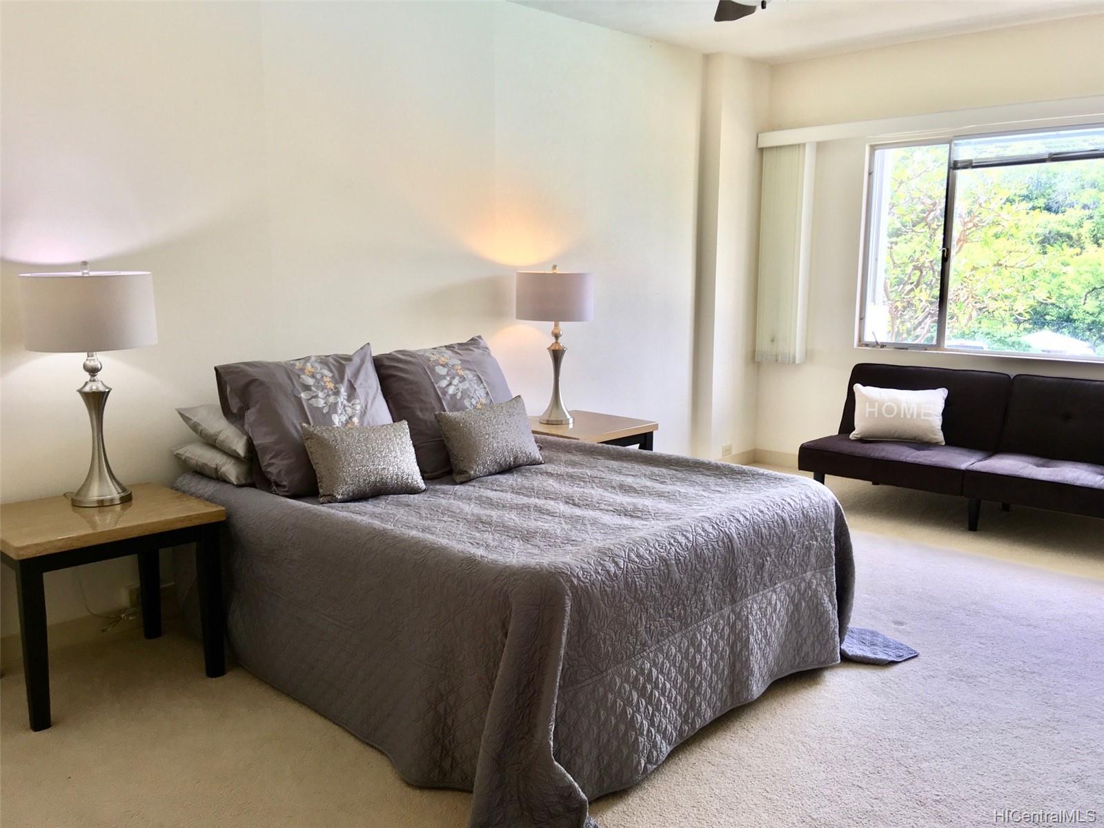 1001 Wilder Avenue #204, Honolulu, HI 96822